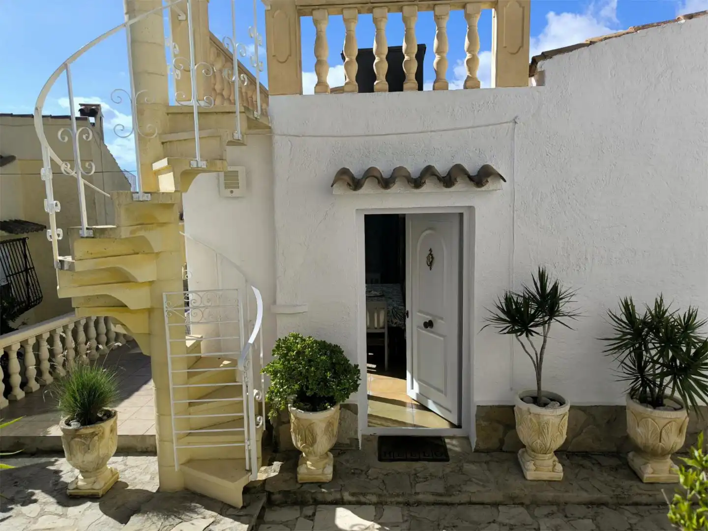 Detached homes for sale in  Zaragoza Capital  with Air Conditioner, Terrace and Swimming Pool