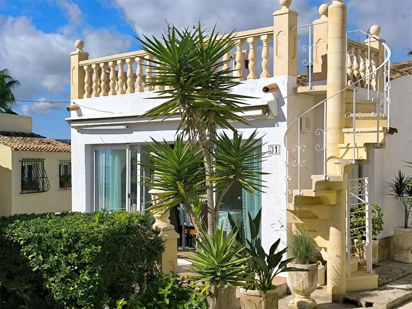Exterior view of Detached homes for sale in  Zaragoza Capital  with Air Conditioner, Terrace and Swimming Pool