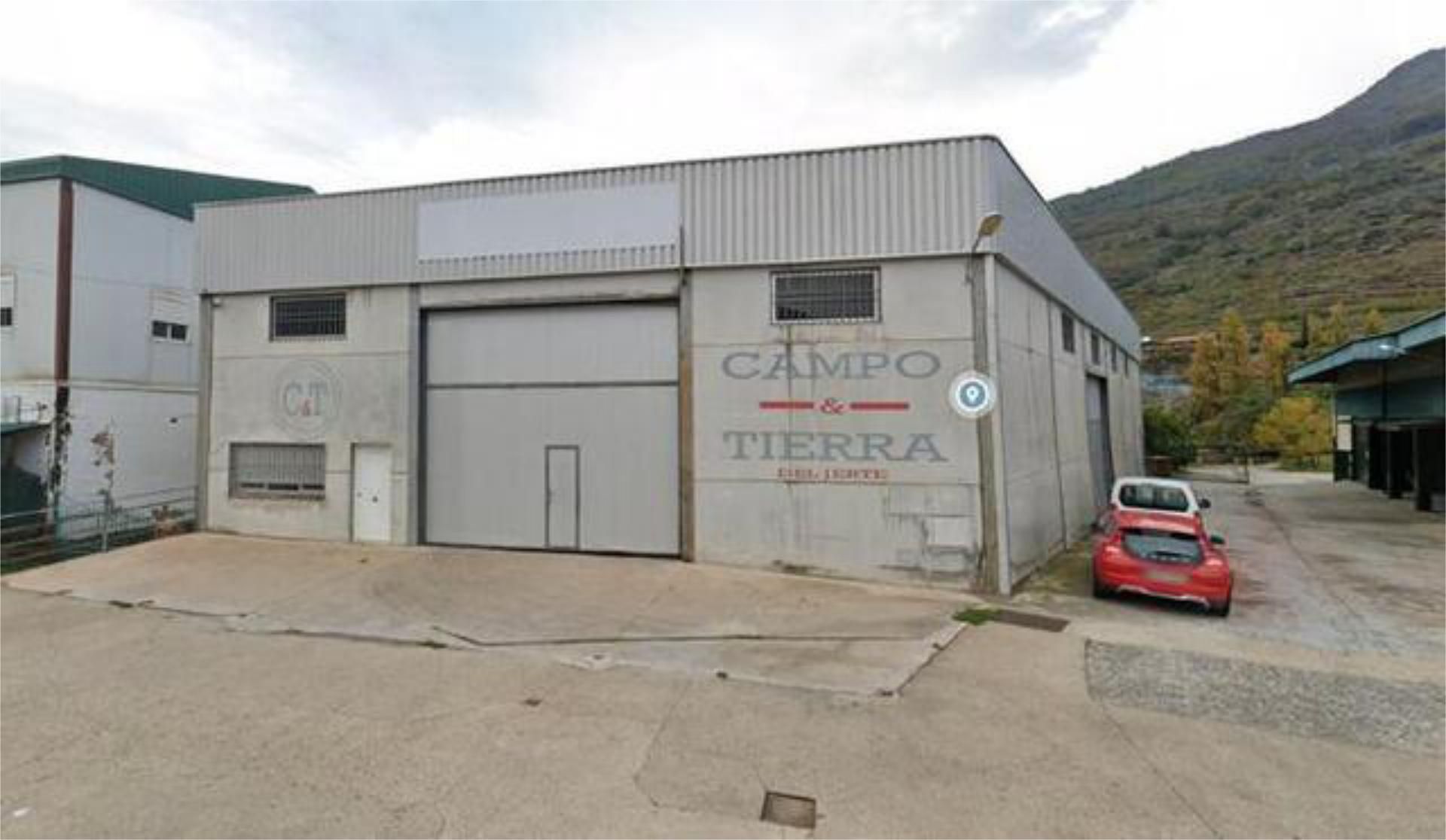 Vista exterior de Nau industrial de lloguer en Navaconcejo