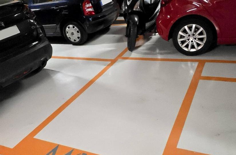 Photo 1 of Garage to rent in Carrer de Gonçal Pons, 17, Santa Eulàlia, Barcelona