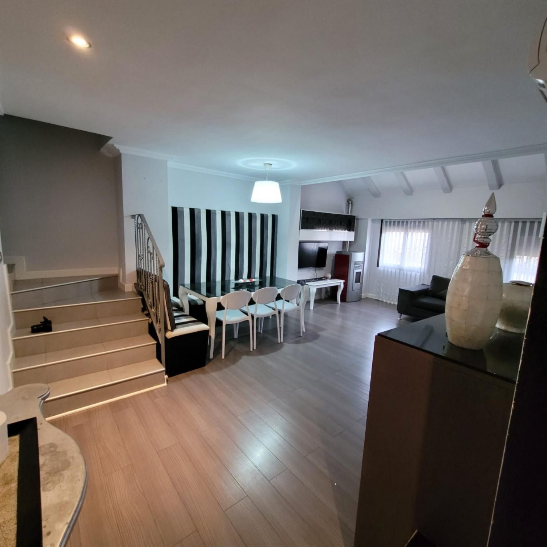 Dúplex en venda a Calle Matilla, 13, Baeza Sala d'estar de Dúplex en venda en Baeza amb Aire condicionat, Calefacció i Parquet