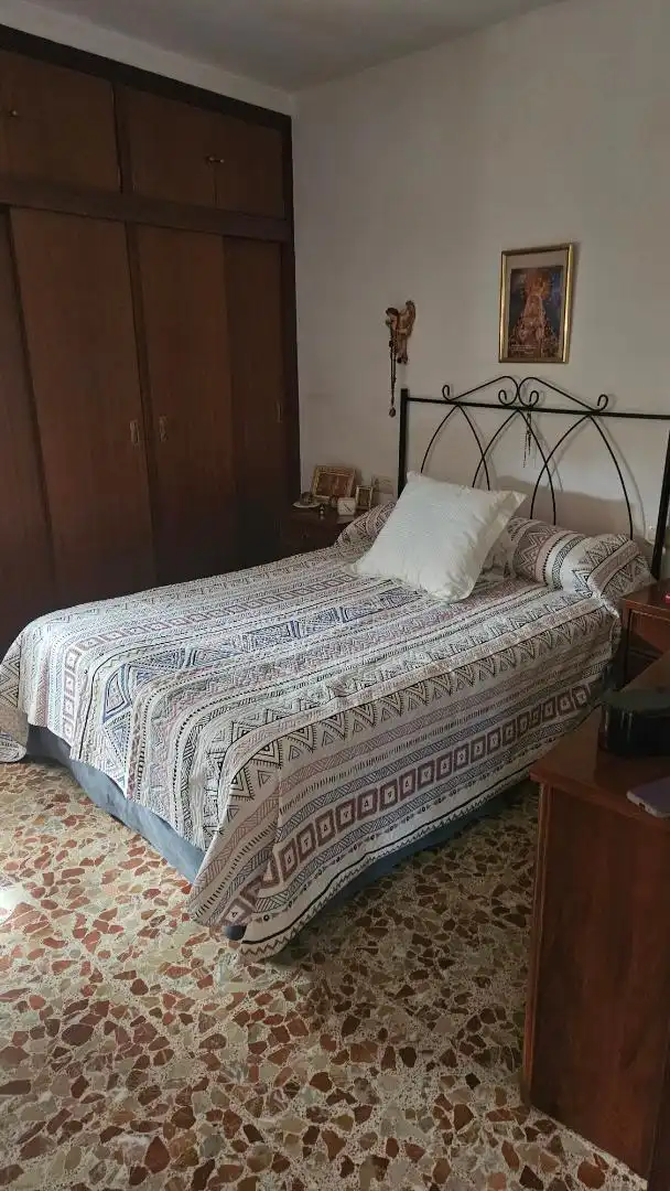 Houses for sale in Avenida de Cordoba, 153, Santa Maria de Trassierra Bedroom of Houses for sale in Córdoba with Air Conditioner, Private garden and Storage room