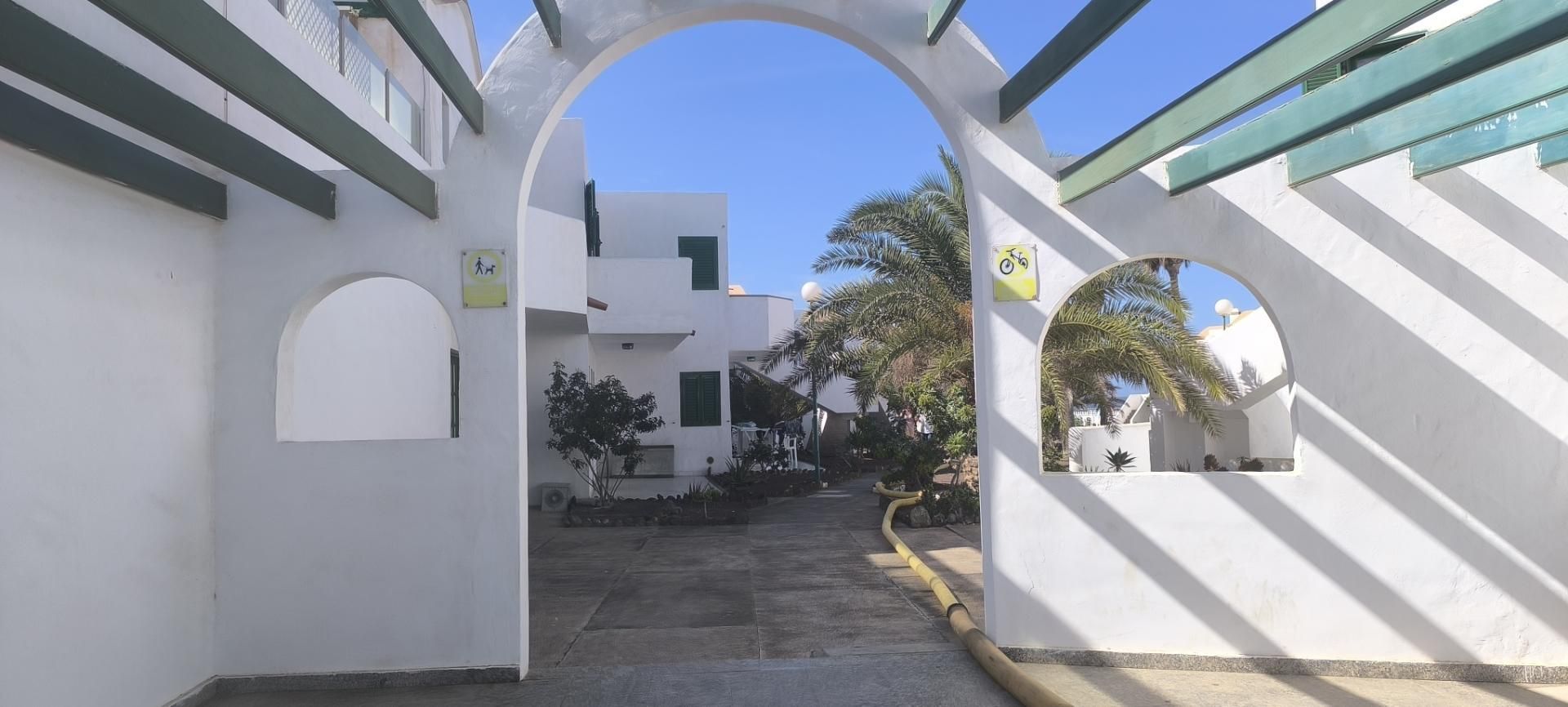 Apartment for sale in Urbanización Los Lagos H4, 36, El Cotillo Exterior view of Apartment for sale in La Oliva with Terrace