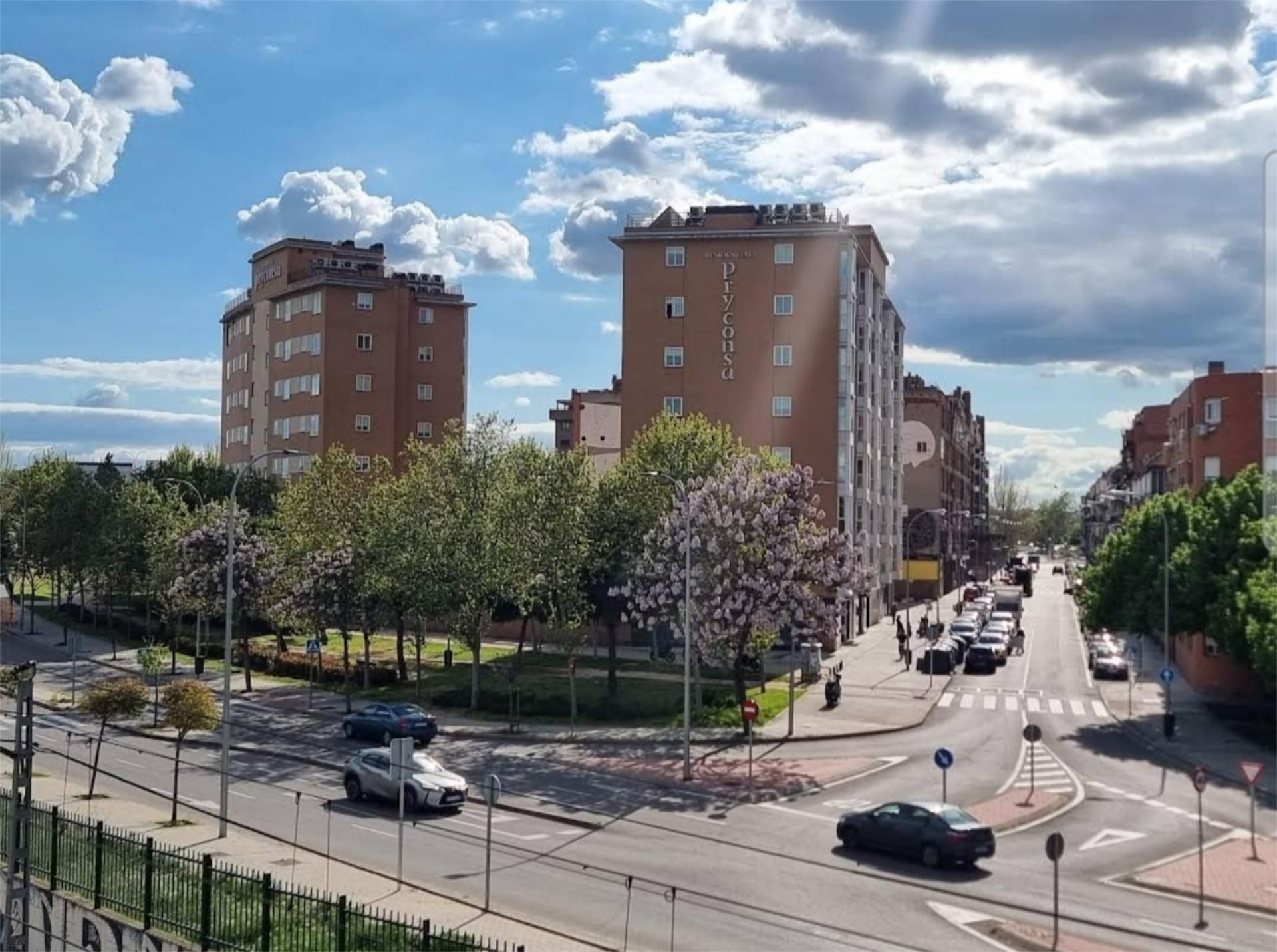 Apartament en venda a Calle Lenguas, 22, Villaverde Alto Vista exterior de Apartament en venda en Madrid Capital amb Aire condicionat