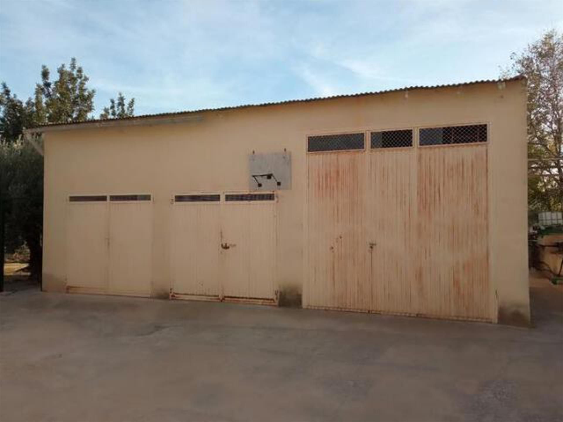 Vista exterior de Casa o xalet en venda en Elda amb Piscina