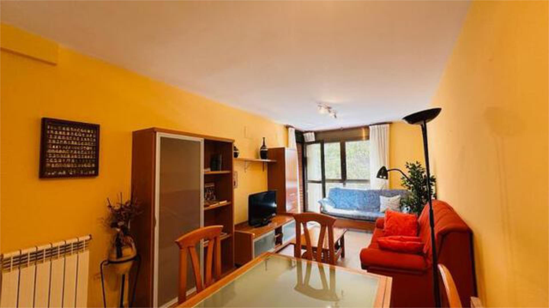 Bedroom of Flat to rent in Mequinenza  with Heating, Terrace and Swimming Pool