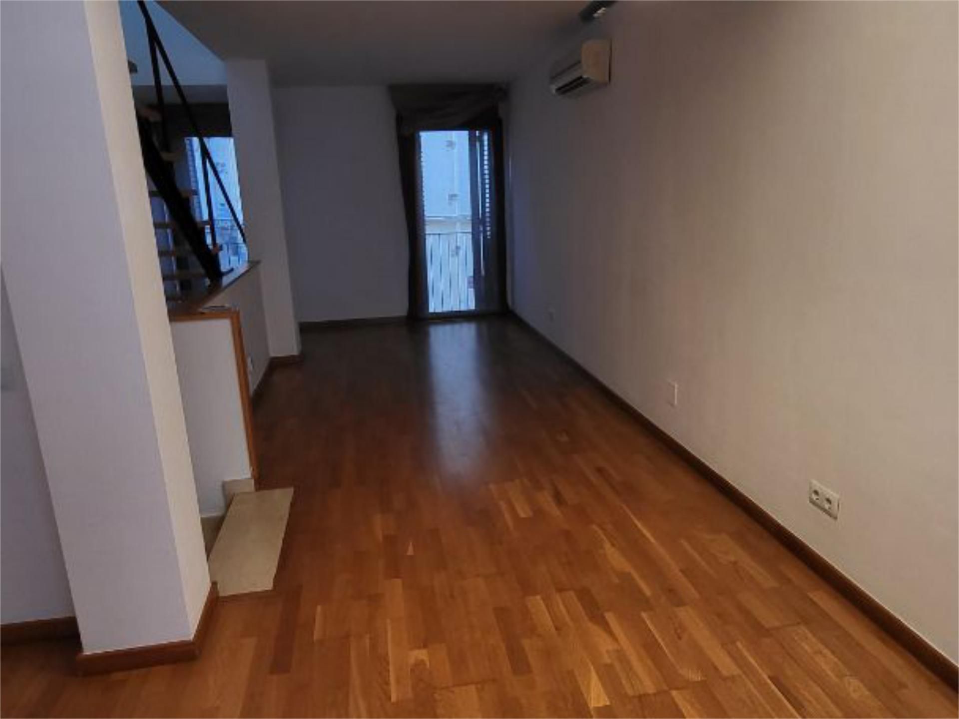 Pis en venda a Alella Sala d'estar de Pis en venda en Alella amb Aire condicionat i Balcó