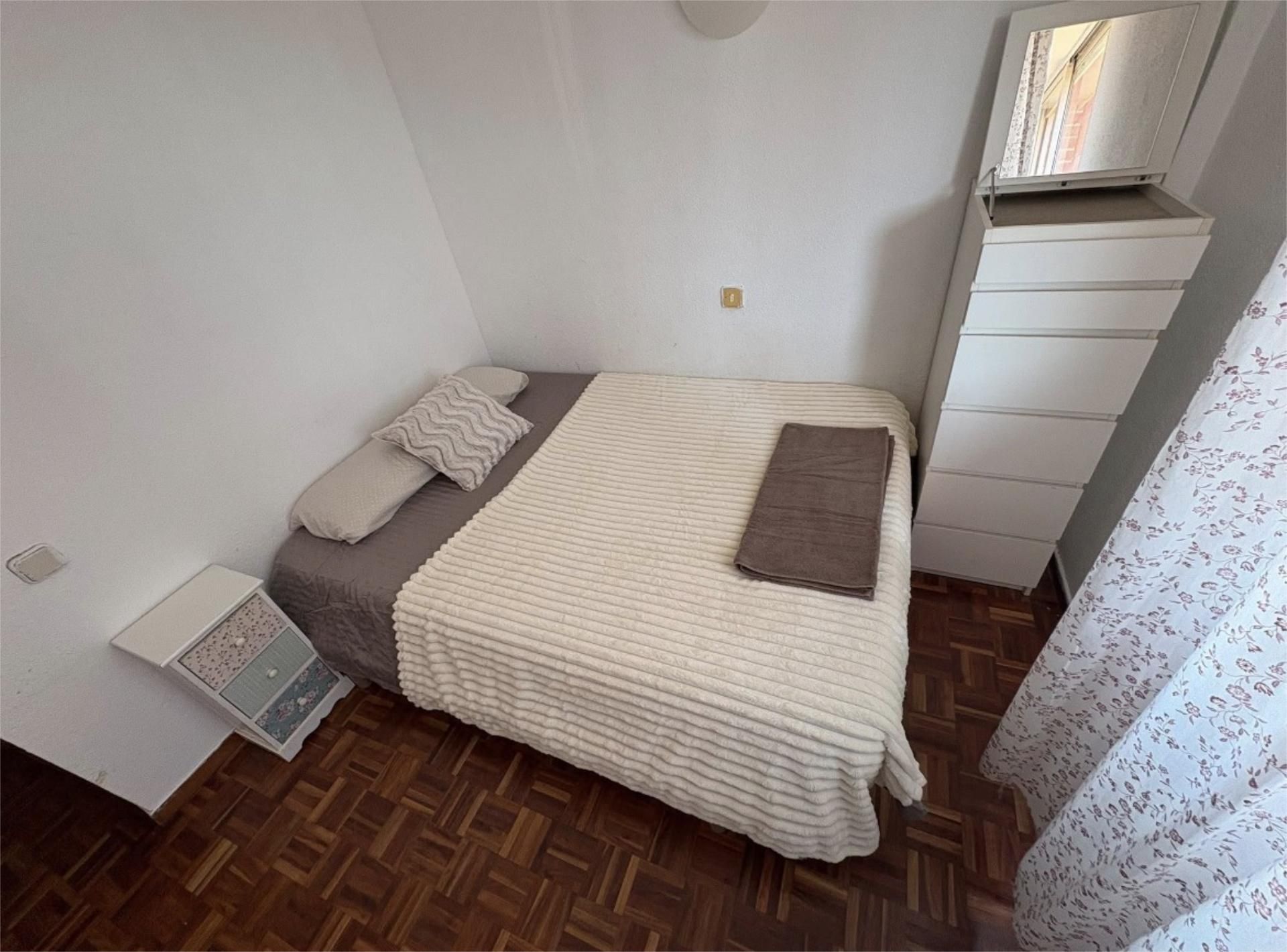 Bedroom of Flat to share in Amposta