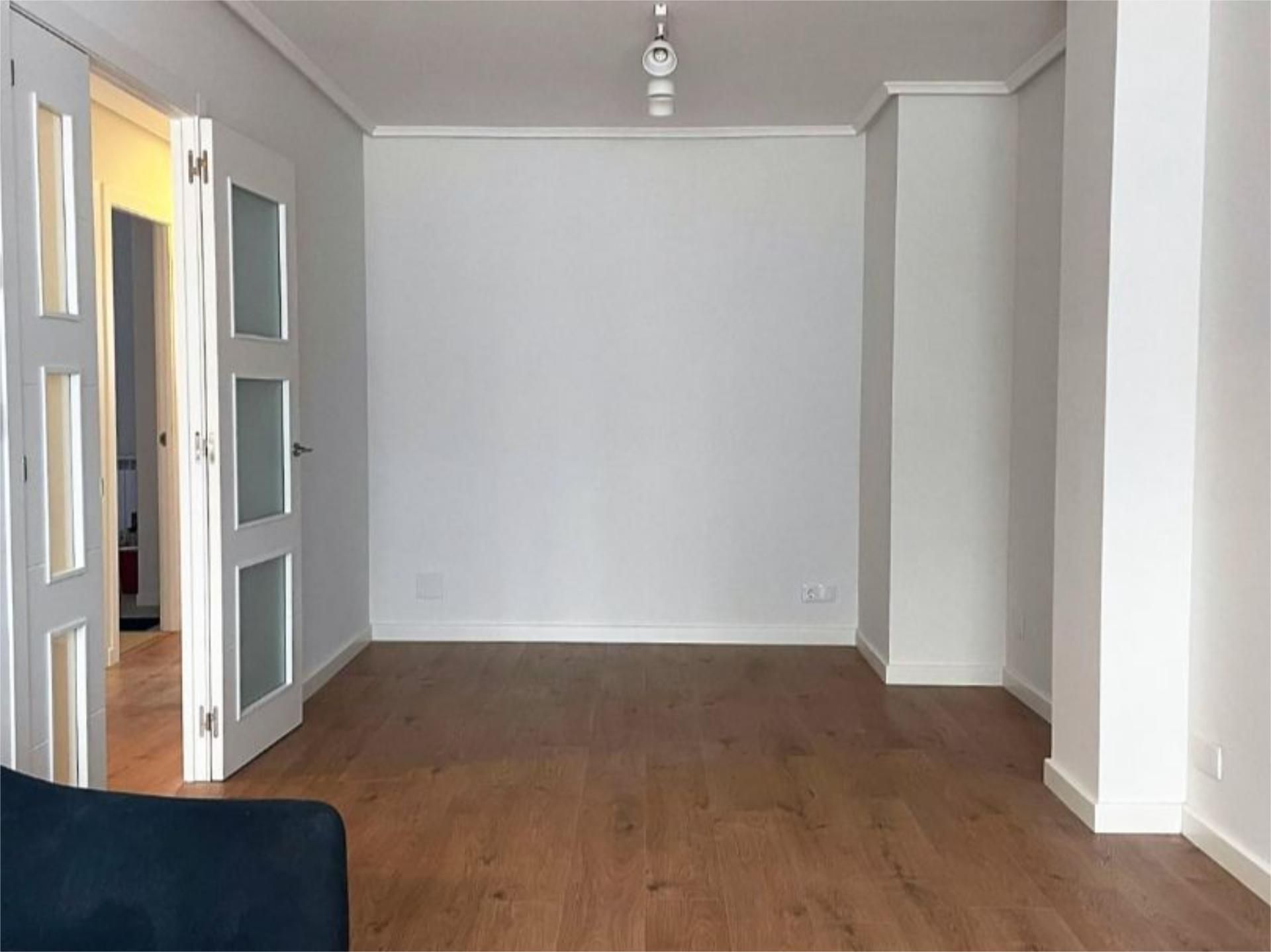 Sala d'estar de Pis de lloguer en A Coruña Capital  amb Calefacció i Videoporter