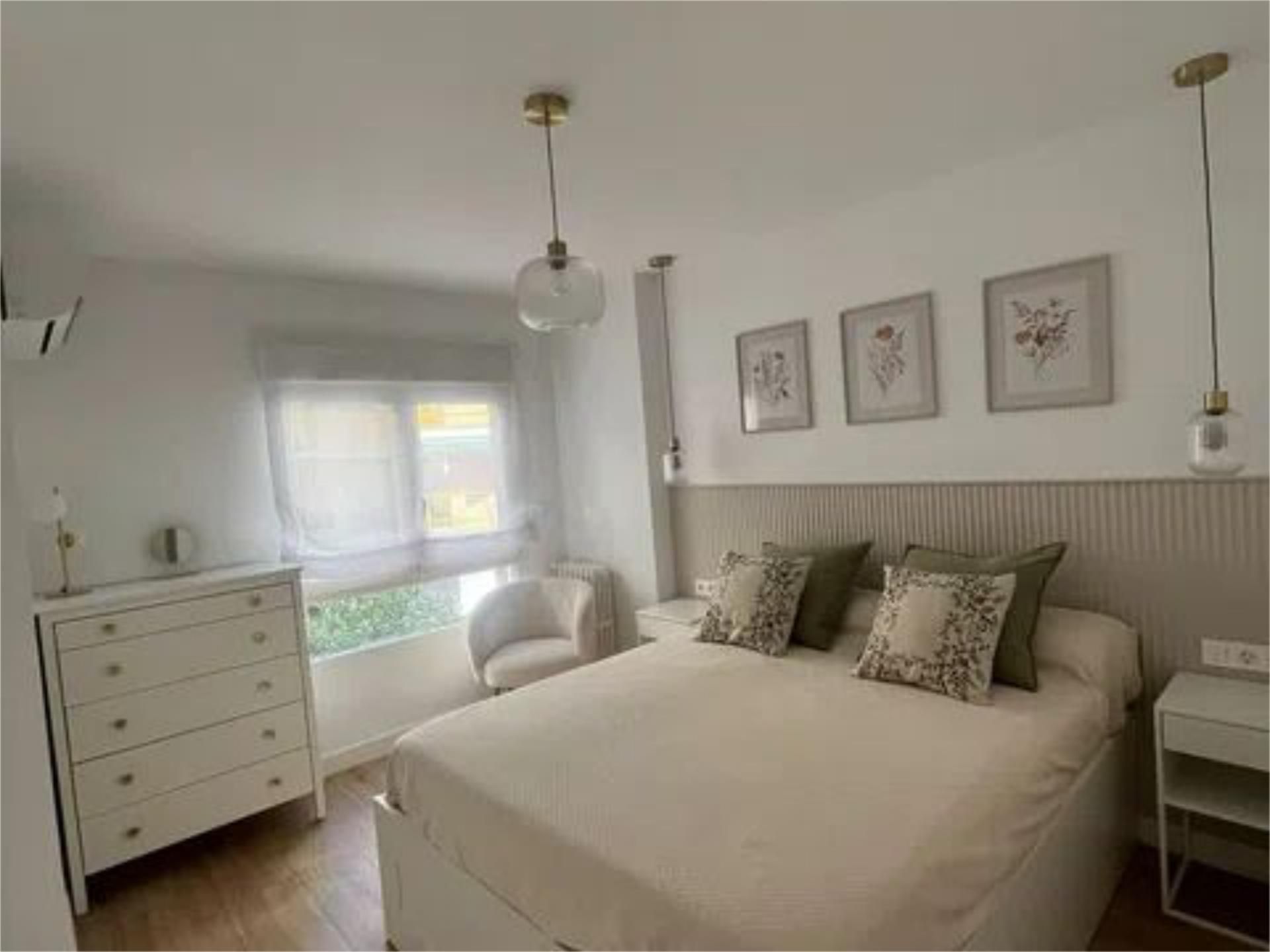 Bedroom of Flat for sale in  Granada Capital  with Air Conditioner, Terrace and Balcony