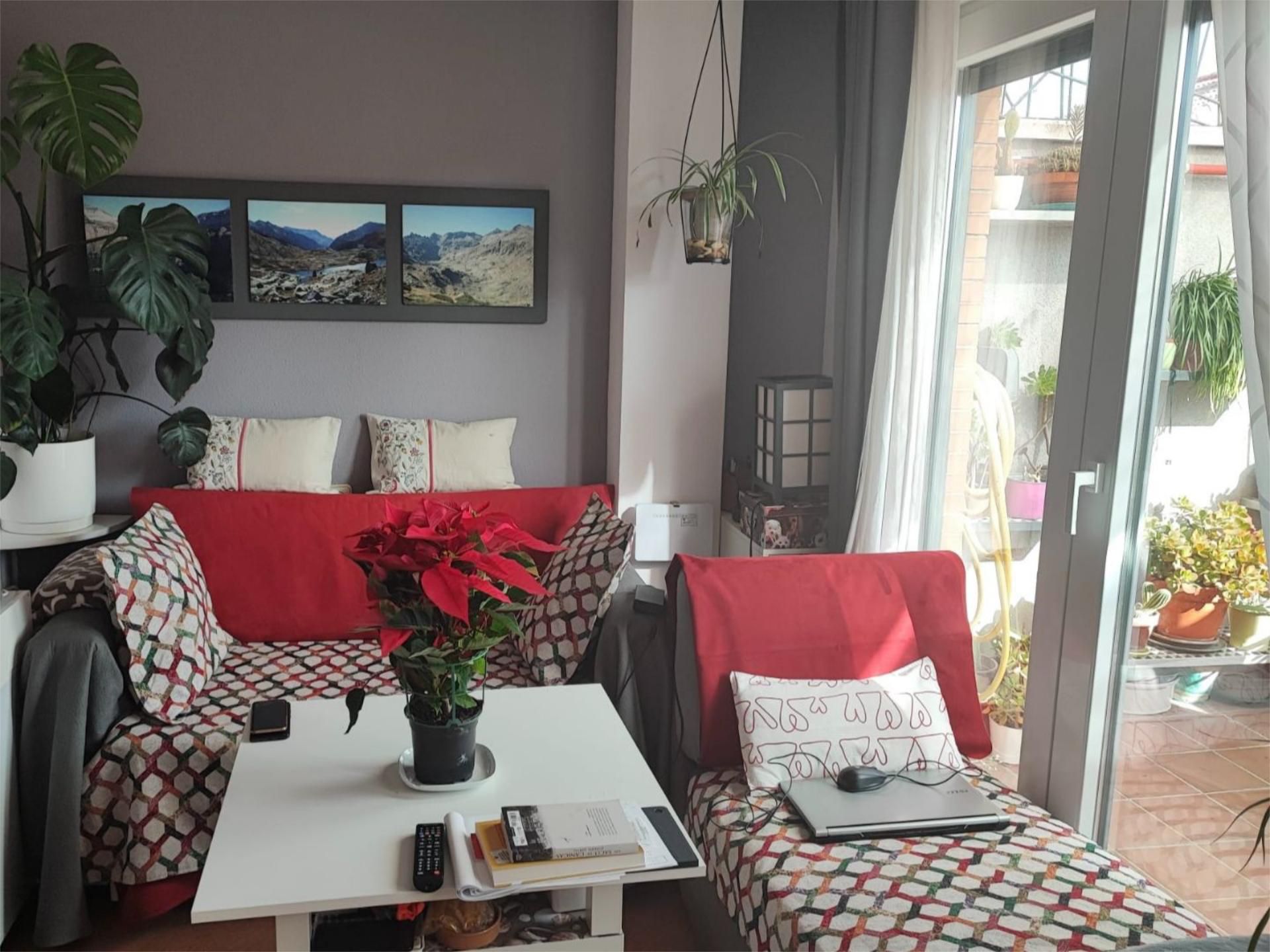 Àtic de lloguer a Calle de los Geranios, 37, Almenara -Ventilla Sala d'estar de Àtic de lloguer en Madrid Capital amb Aire condicionat, Calefacció i Terrassa