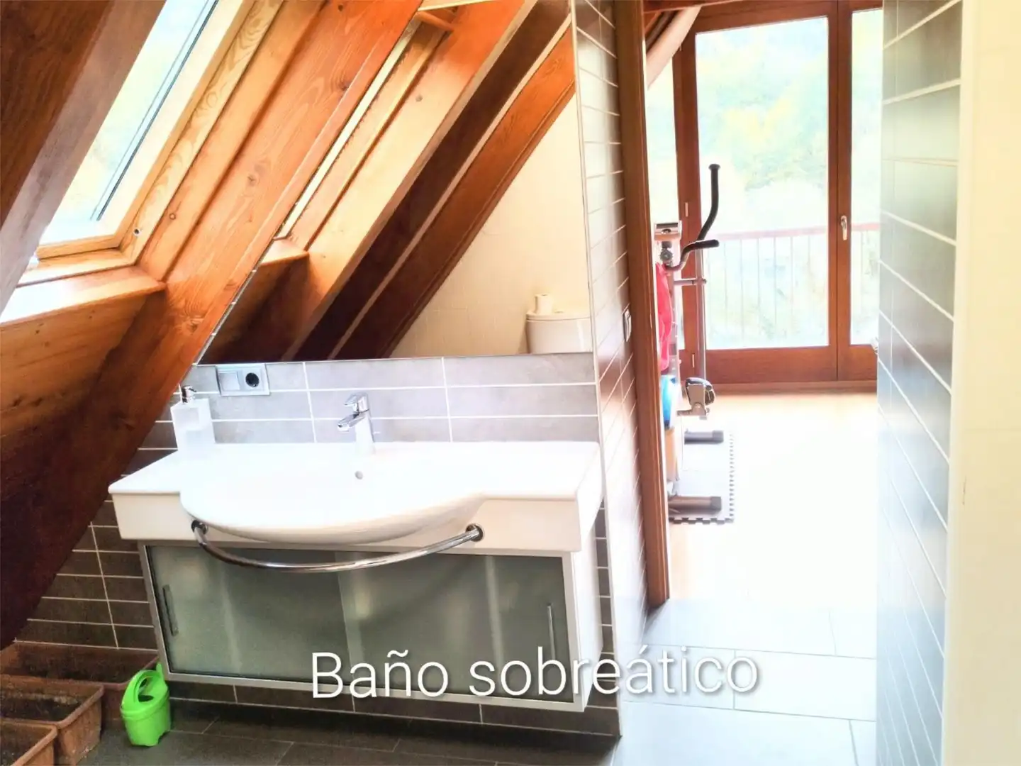 Casa adosada en venda a Carrer Sant Roc, 23, Bossòst Bany de Casa adosada en venda en Bossòst amb Balcó