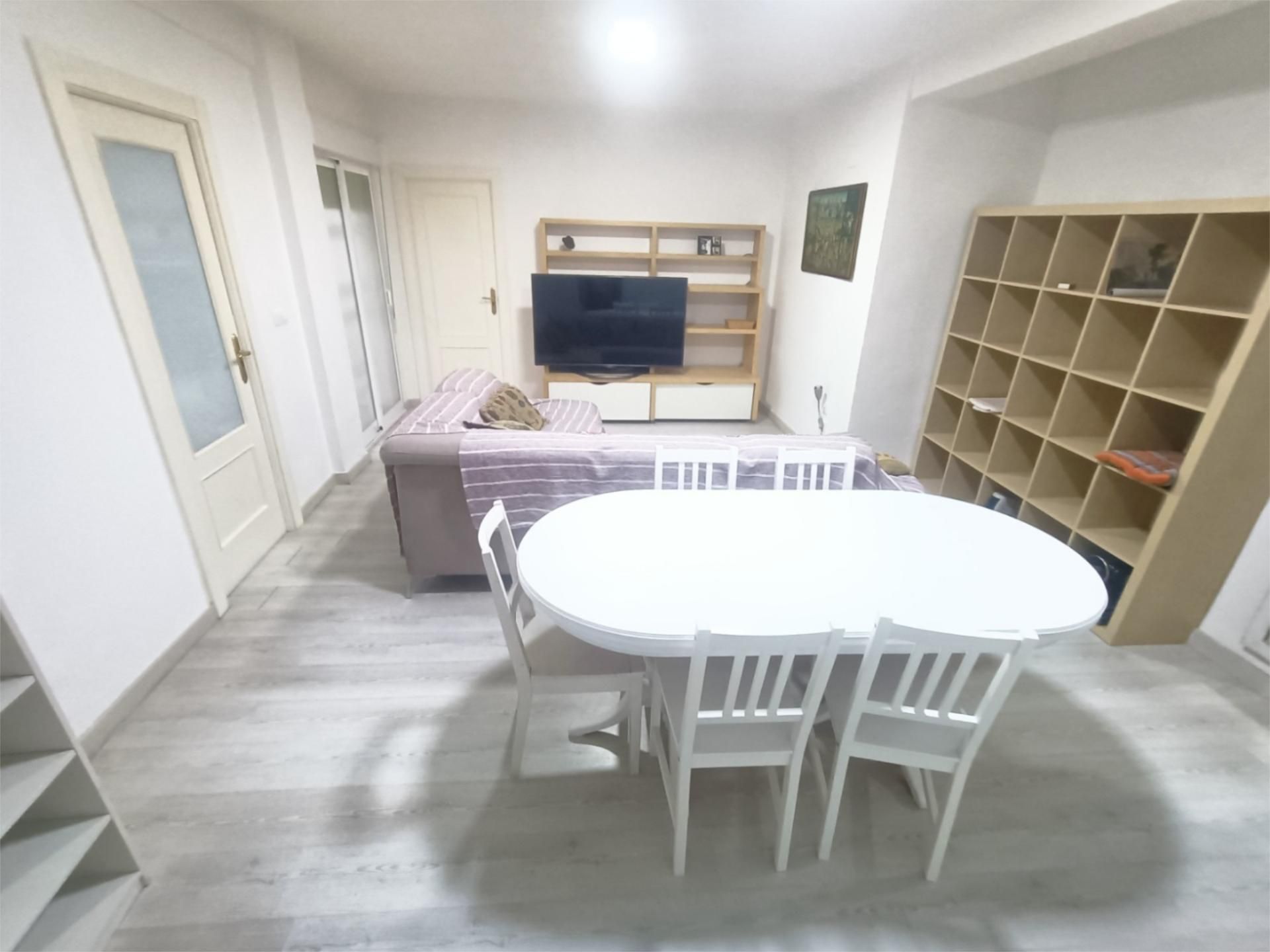 Menjador de Pis per a compartir en  Granada Capital amb Aire condicionat, Calefacció i Moblat