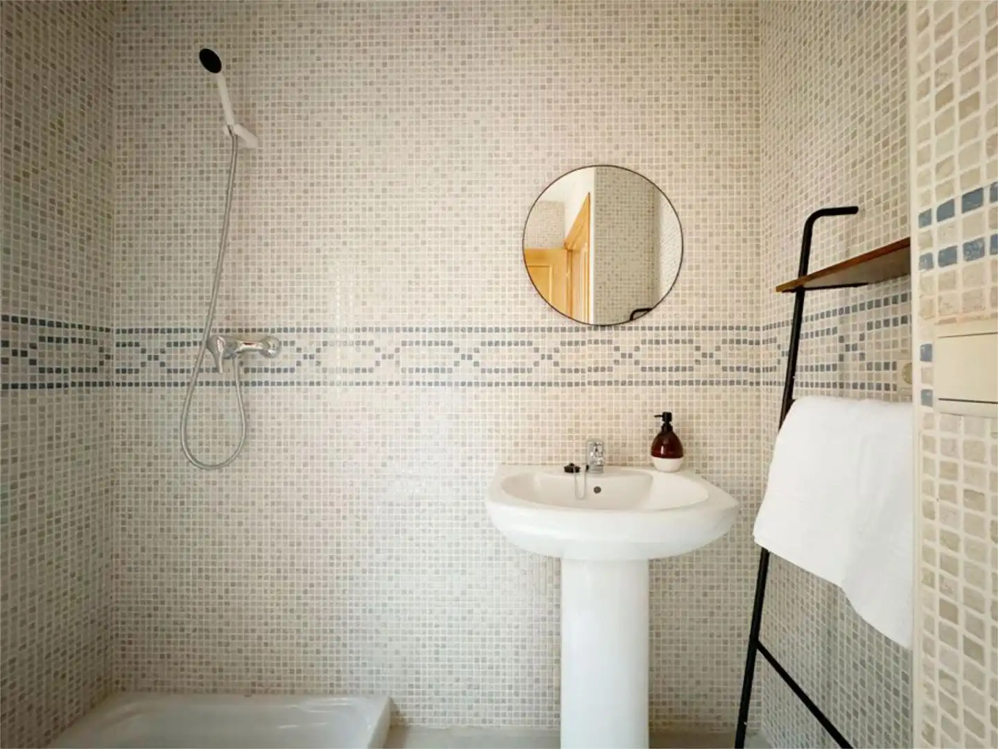 Bathroom of Flat for sale in Benabarre  with Heating and Balcony