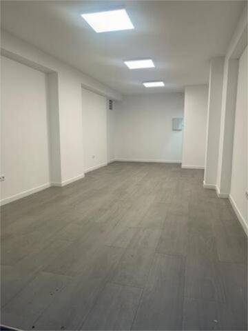 Local comercial en Alquiler en Pino Montano - Consolación