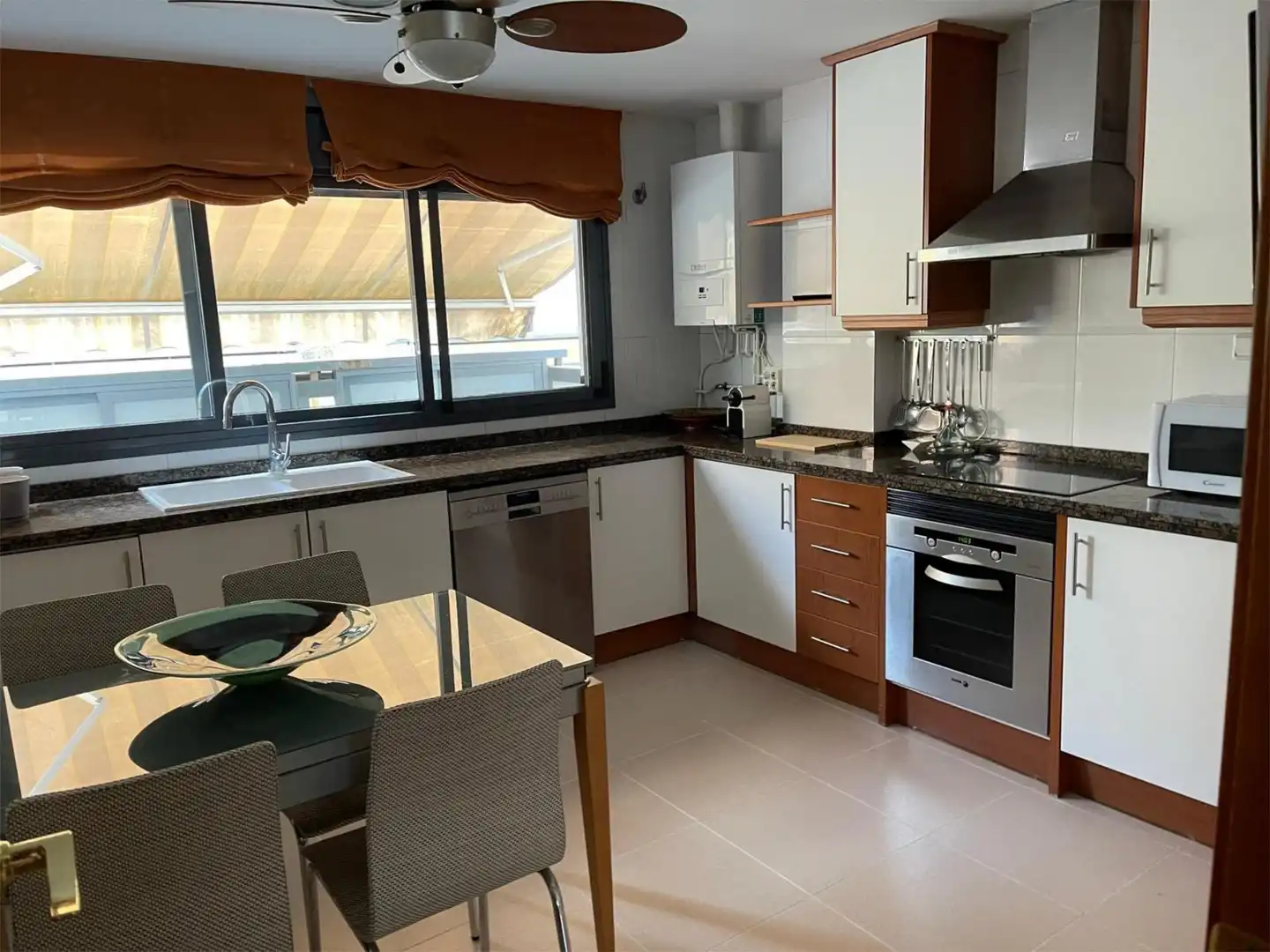 Flat for rent in Carrer d'Alfauir, 41, Sant Llorenç - Zona Alfahuir Flat for rent in Carrer d'Alfauir, 41, Sant Llorenç - Zona Alfahuir