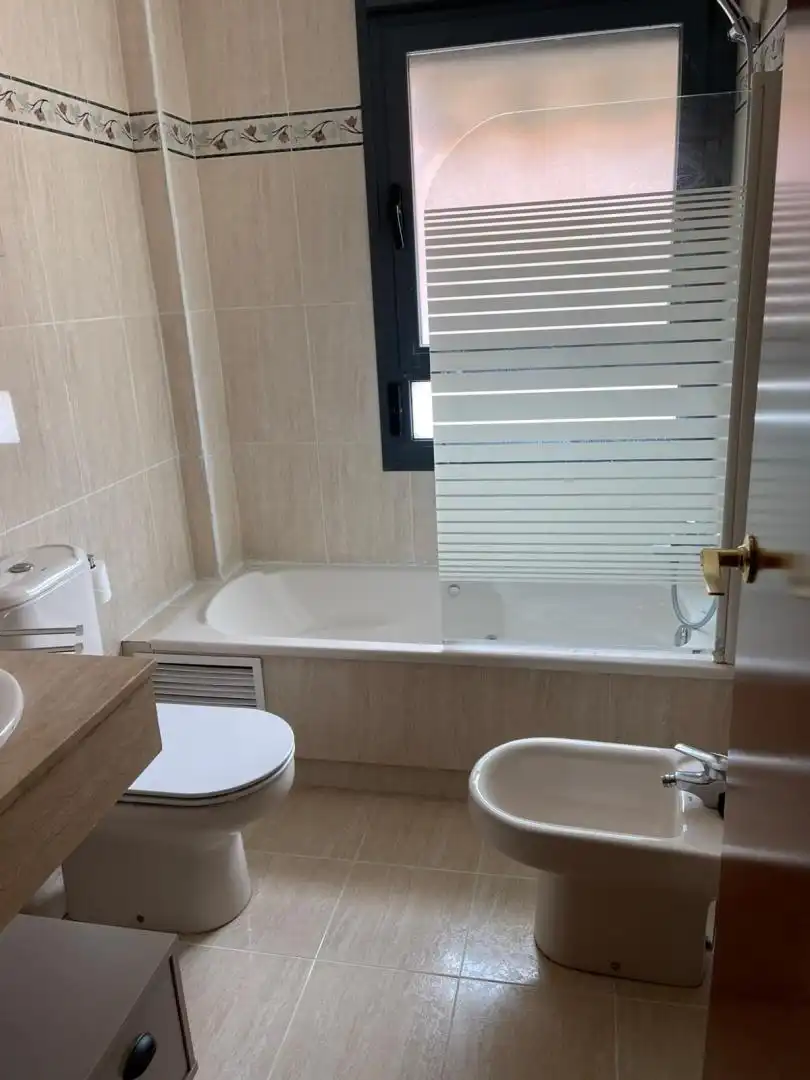 Flat for rent in Carrer d'Alfauir, 41, Sant Llorenç - Zona Alfahuir Flat for rent in Carrer d'Alfauir, 41, Sant Llorenç - Zona Alfahuir
