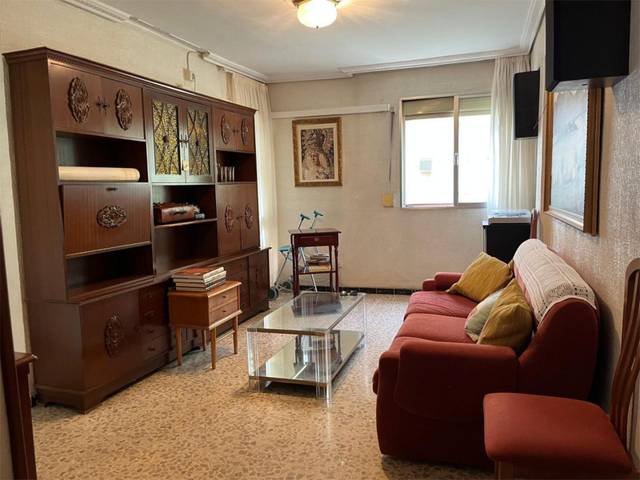 Piso en Venta en Calle Maestro Guerrero, 1 en Triana Oeste
