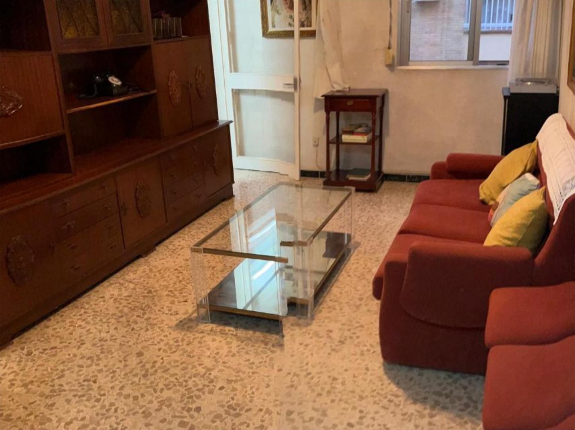 Living room of Flat for sale in  Sevilla Capital  with Air Conditioner, Storage room and Furnished