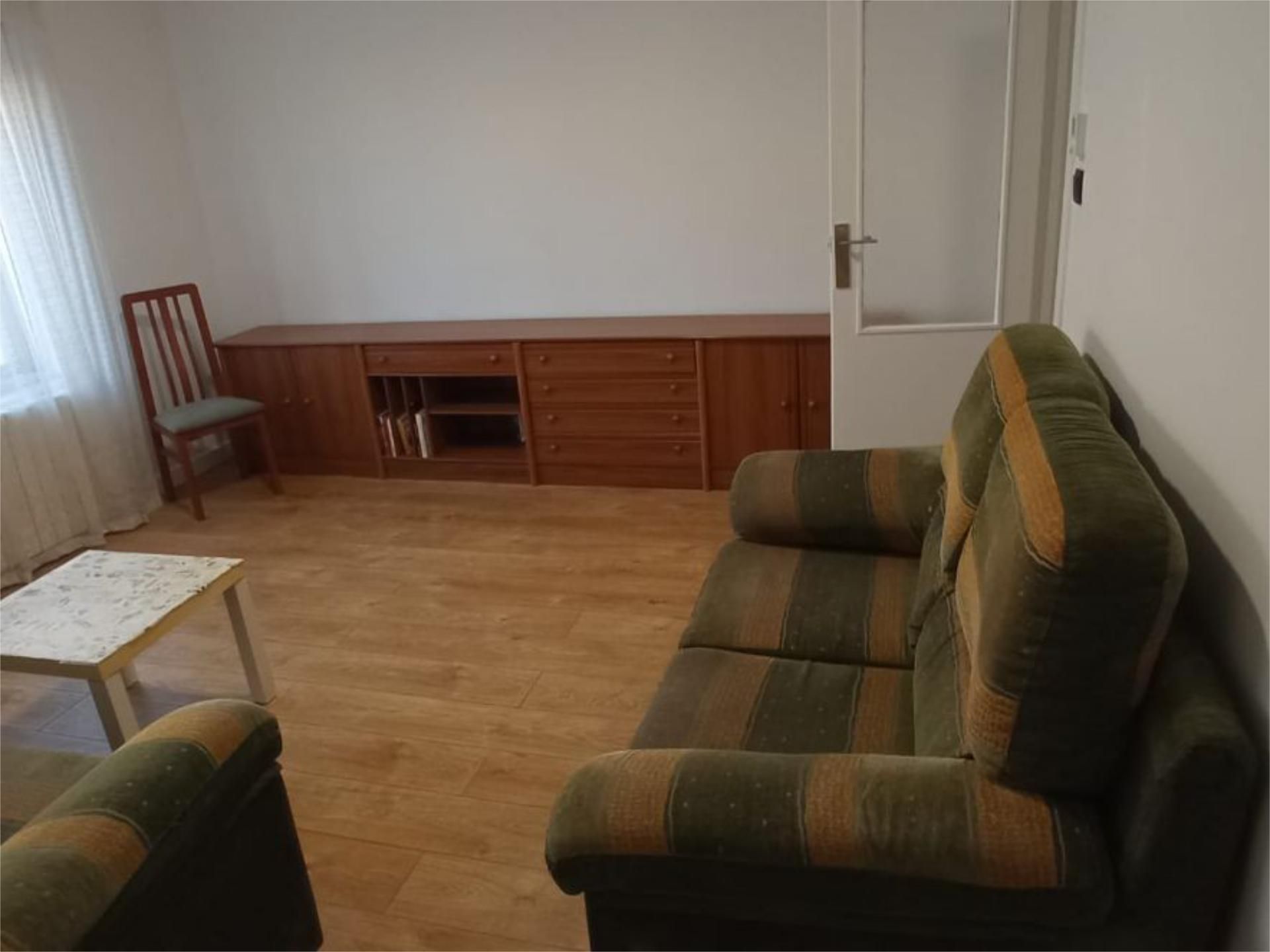 Piso de alquiler en Calle de Doña Vicenta Manzanedo, 4, Ávila Capital Sala de estar de Piso de alquiler en Ávila Capital con Balcón