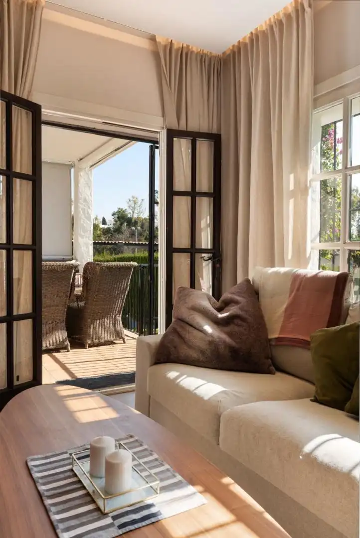 Piso en venta en Calle Aries, 9, Los Naranjos Terraza de Piso en venta en Marbella con Aire acondicionado, Calefacción y Jardín privado