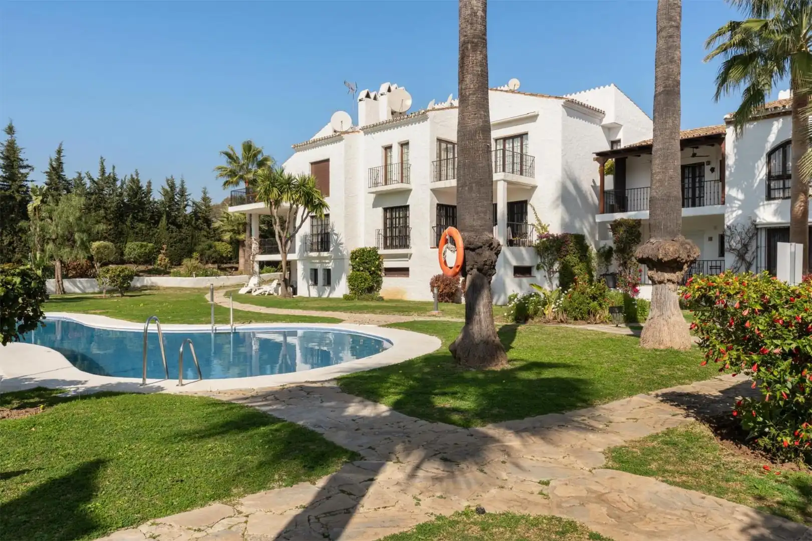 Piso en venta en Calle Aries, 9, Los Naranjos Jardín de Piso en venta en Marbella con Aire acondicionado, Calefacción y Jardín privado