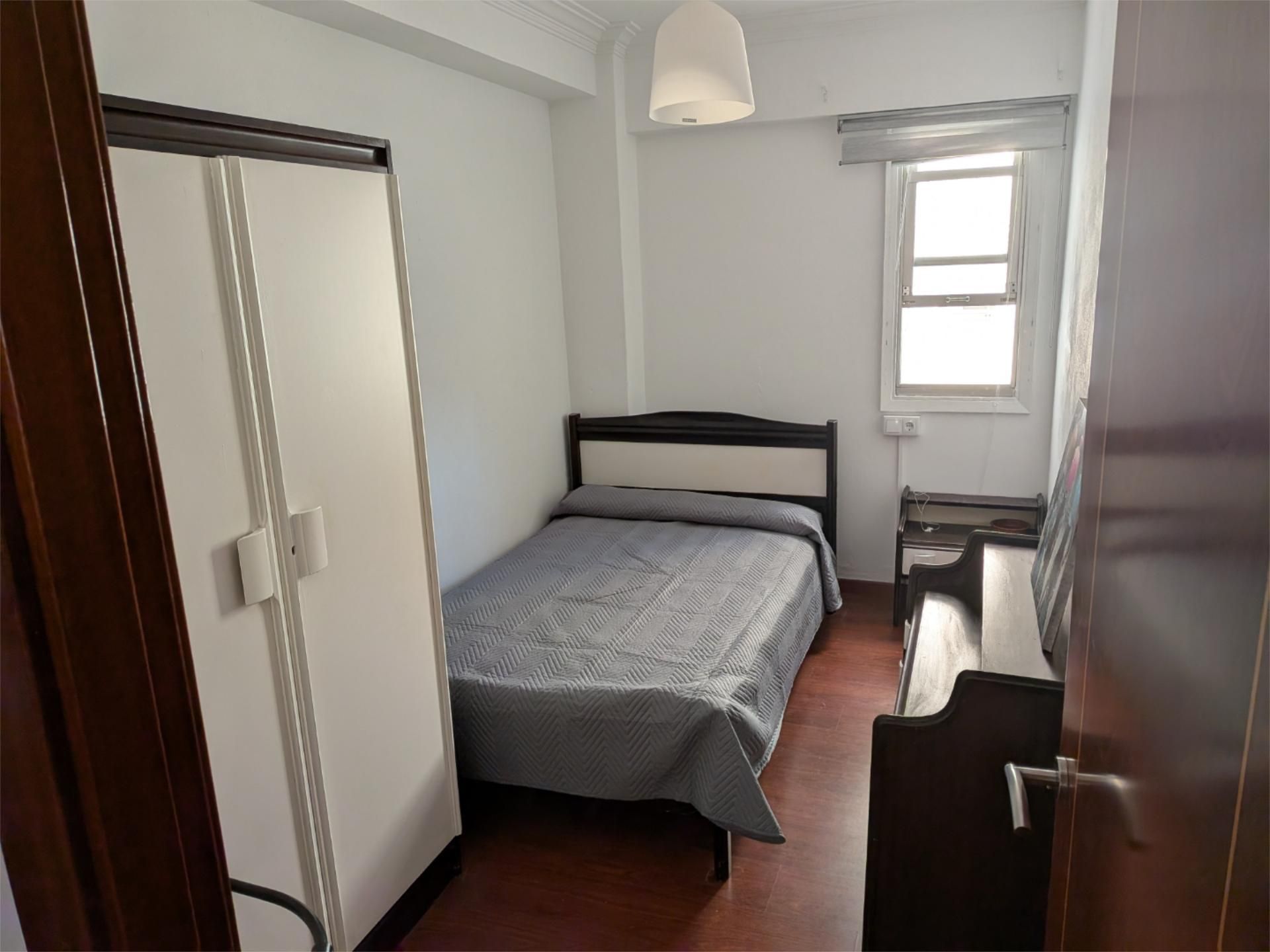 Flat to share in Rúa Ramón y Cajal, 9, Cuatro Caminos - Plaza de la Cubela Flat to share in Rúa Ramón y Cajal, 9, Cuatro Caminos - Plaza de la Cubela