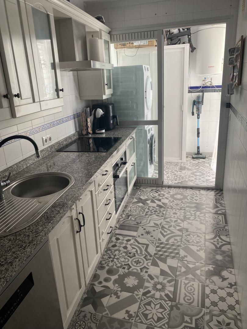 Cuina de Pis en venda en Utrera amb Aire condicionat, Terrassa i Balcó