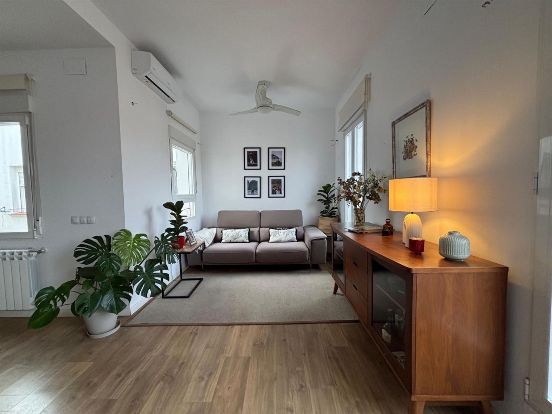 Sala d'estar de Pis de lloguer en  Madrid Capital amb Aire condicionat, Calefacció i Parquet