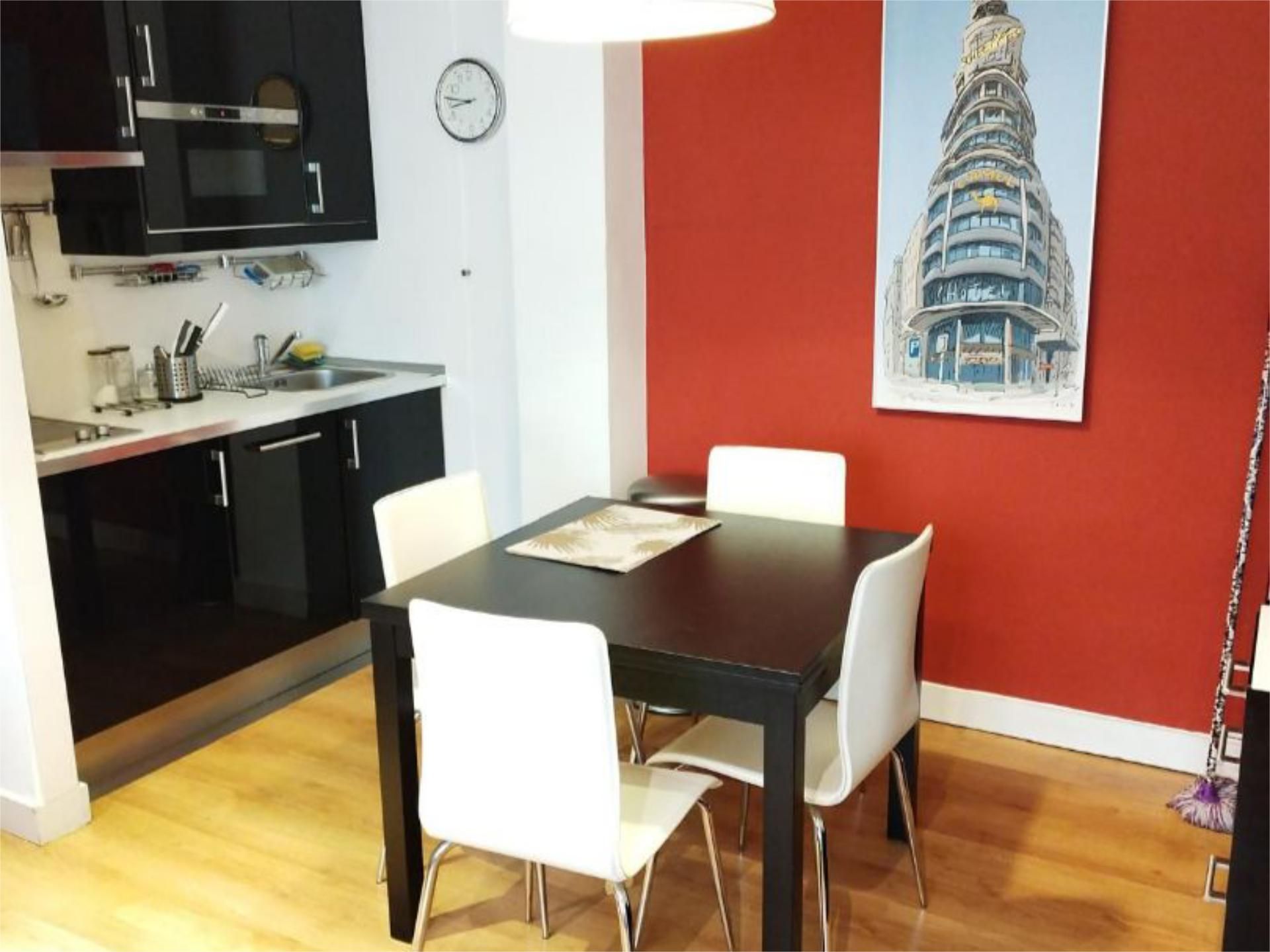 Dining room of Flat to rent in  Madrid Capital  with Air Conditioner, Heating and Furnished