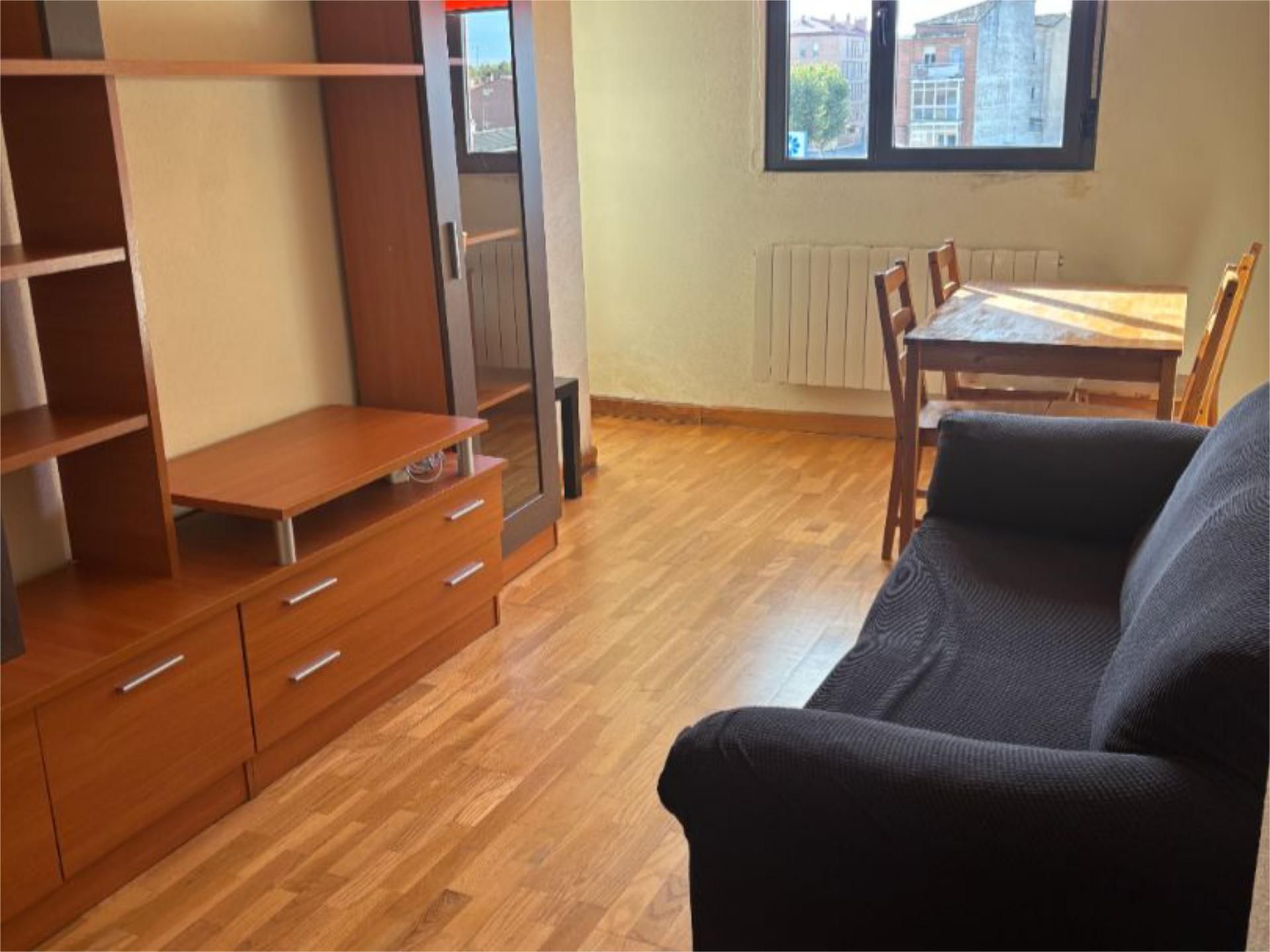 Sala d'estar de Pis en venda en Zamora Capital  amb Calefacció, Parquet i Terrassa