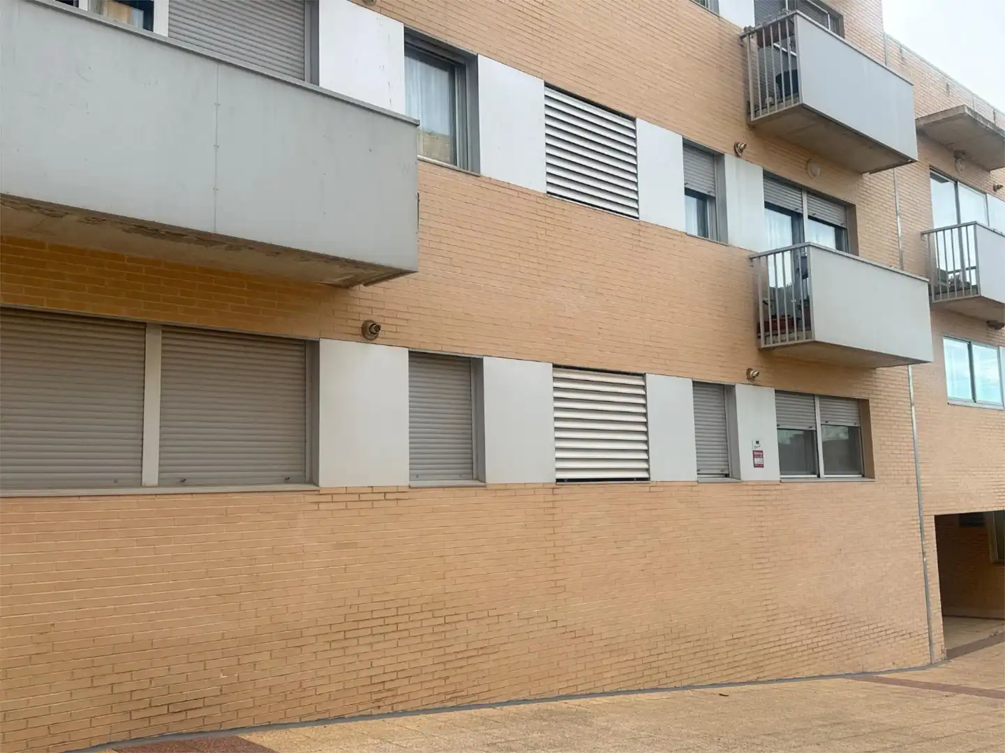 Pis en venda a Calle Ramón y Cajal, 70, Cadrete Vista exterior de Pis en venda en Cadrete amb Aire condicionat, Terrassa i Piscina