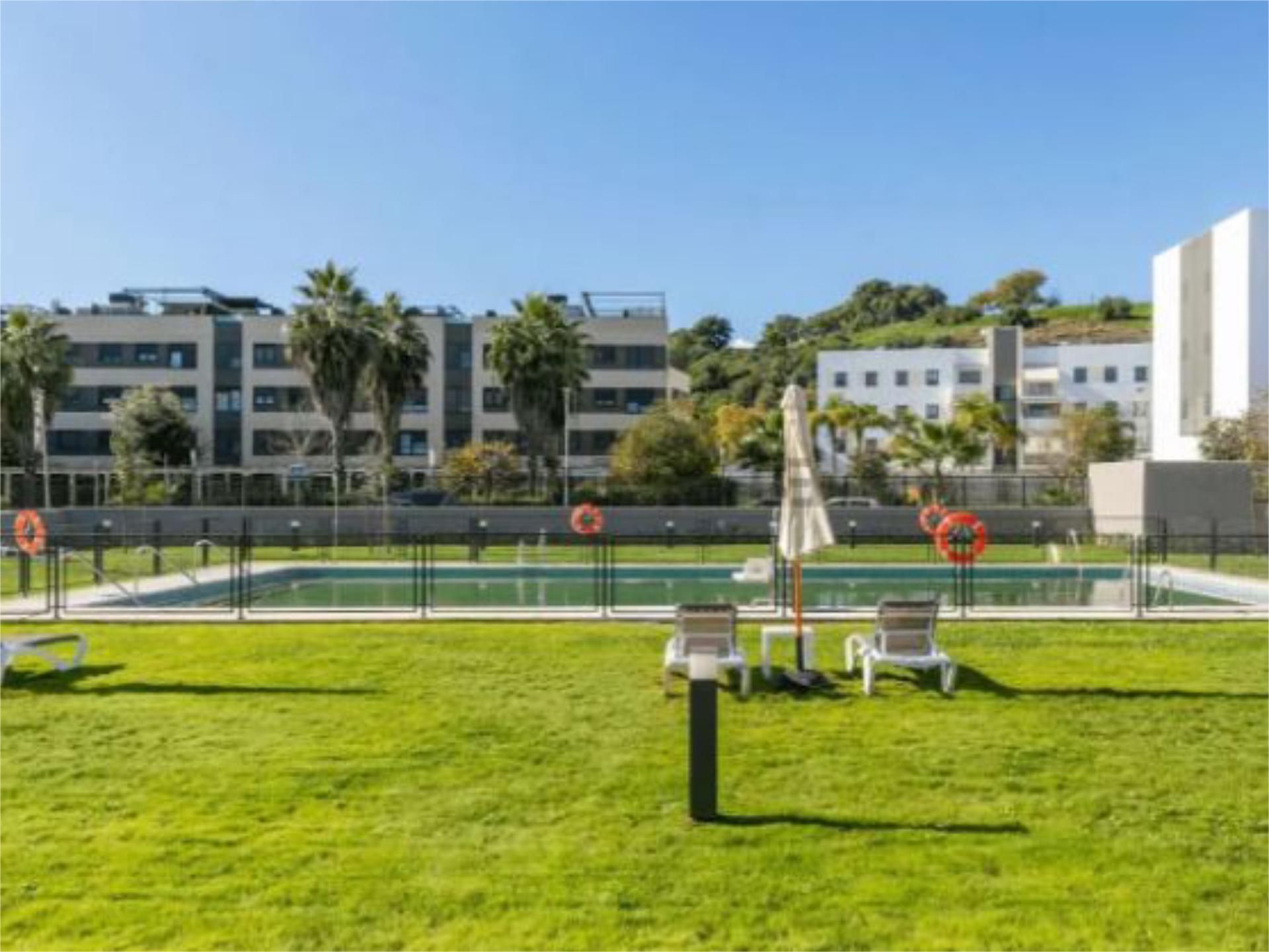 Pis de lloguer a Calle Venecia, 2, Barrio Alto Piscina de Pis de lloguer en San Juan de Aznalfarache amb Aire condicionat, Calefacció i Jardí privat