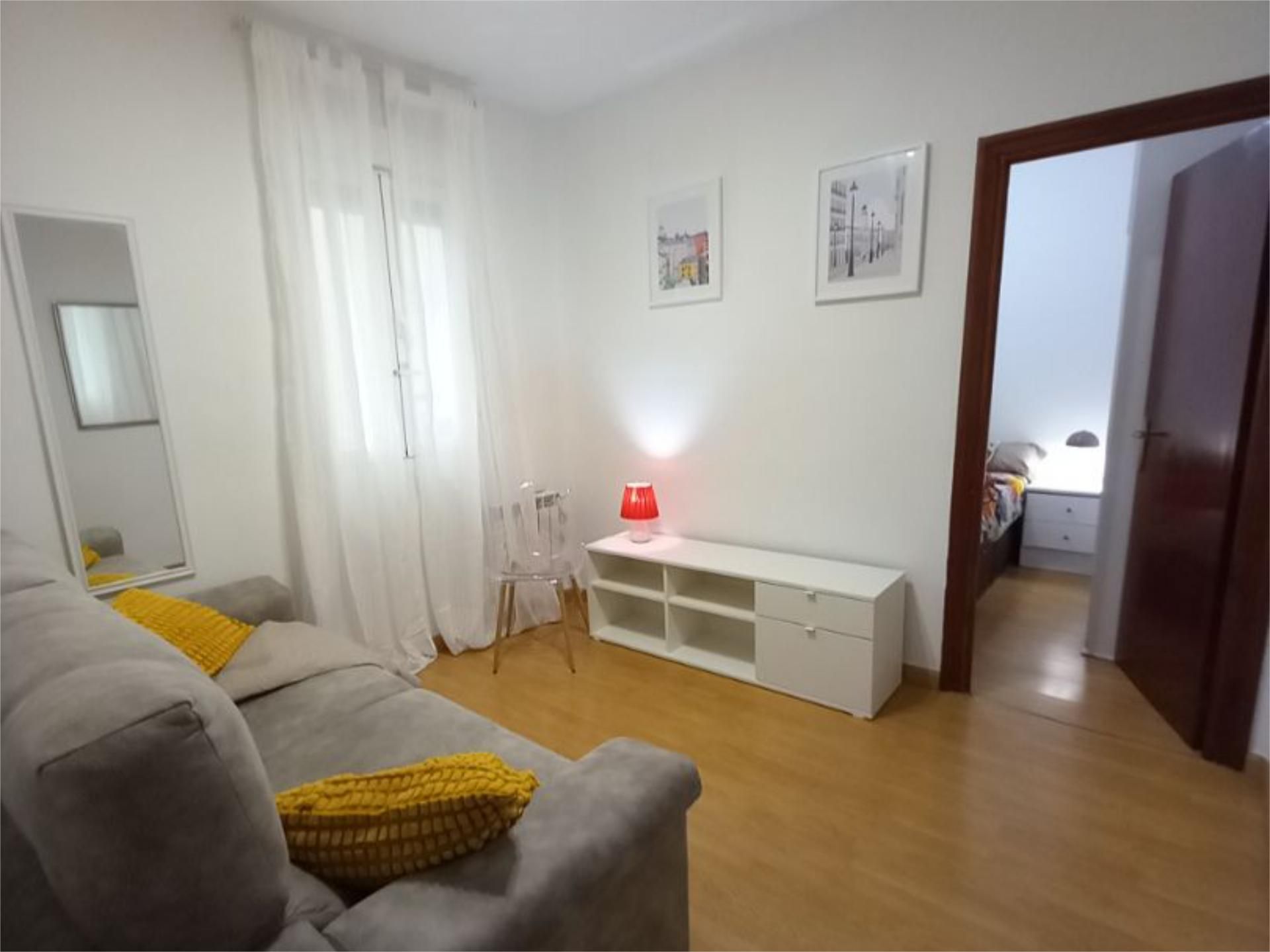 Apartament de lloguer a Calle del Acuerdo, 33, Universidad - Malasaña Dormitori de Apartament de lloguer en Madrid Capital amb Calefacció, Parquet i Moblat