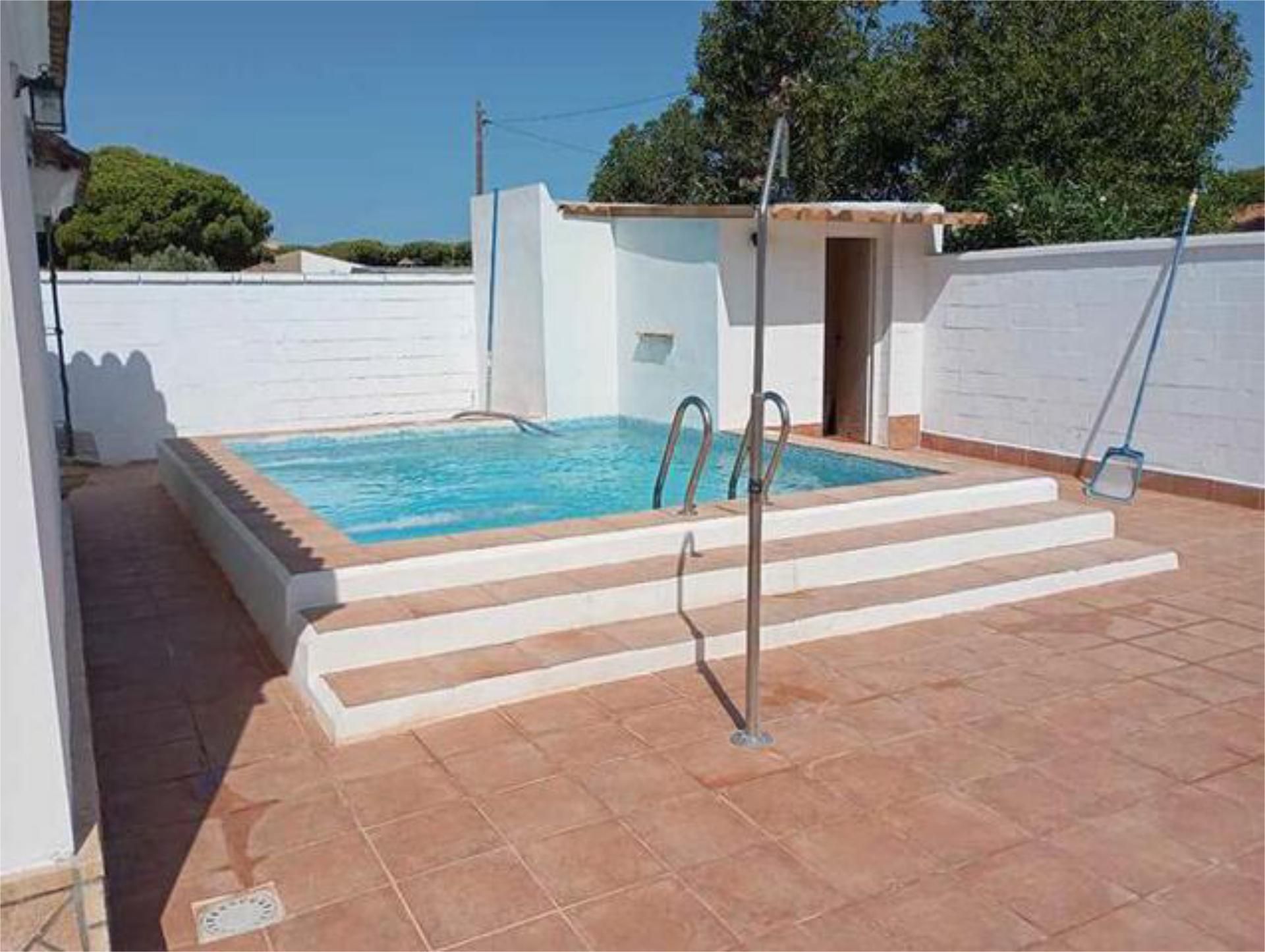 Single-family semi-detached to rent in Las Lagunas - Campano Swimming pool of Single-family semi-detached to rent in Chiclana de la Frontera with Private garden and Swimming Pool