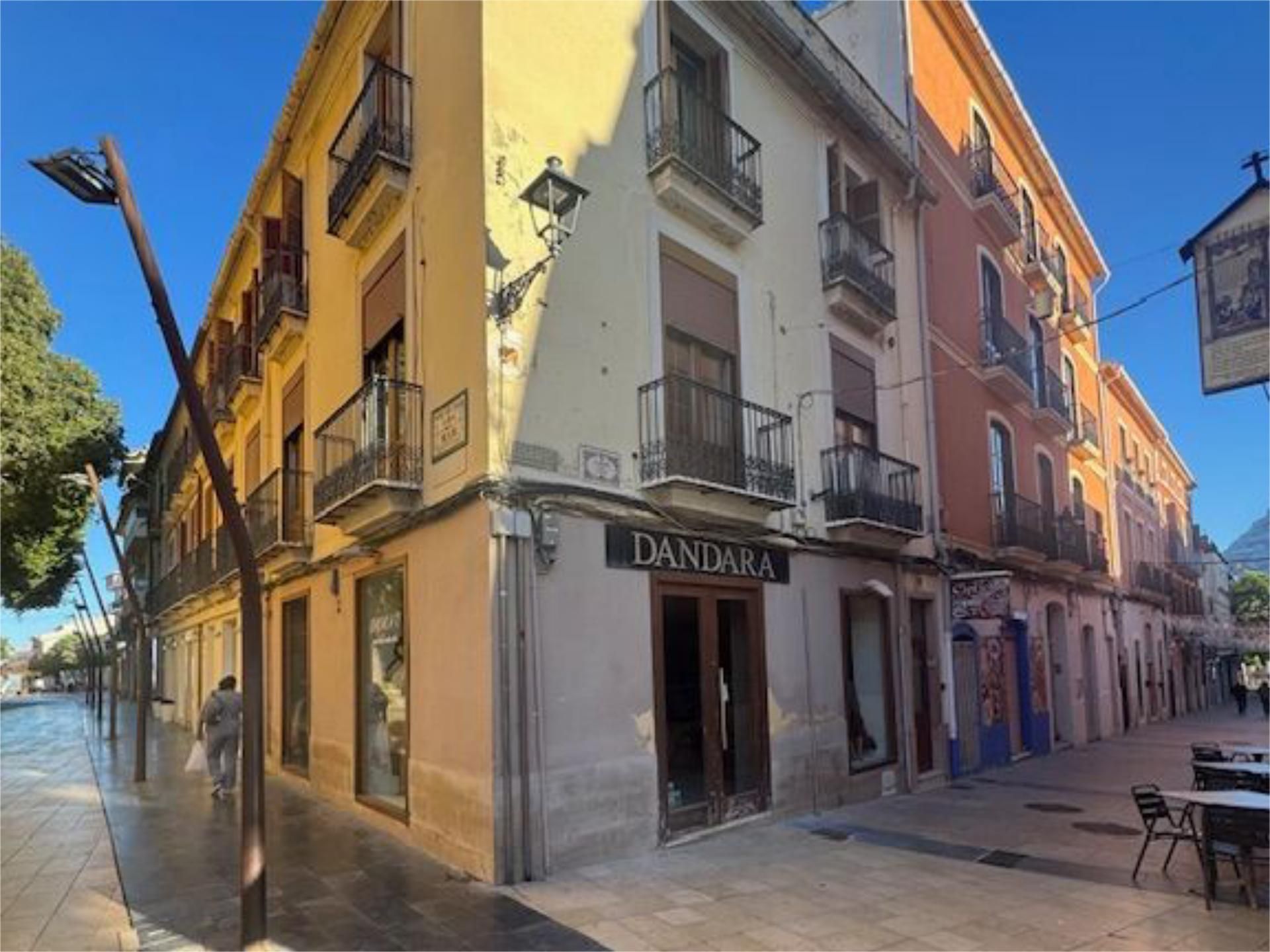 Casa adosada en venda a Carrer del Cop, 3, Centro Urbano Vista exterior de Casa adosada en venda en Dénia amb Terrassa i Balcó