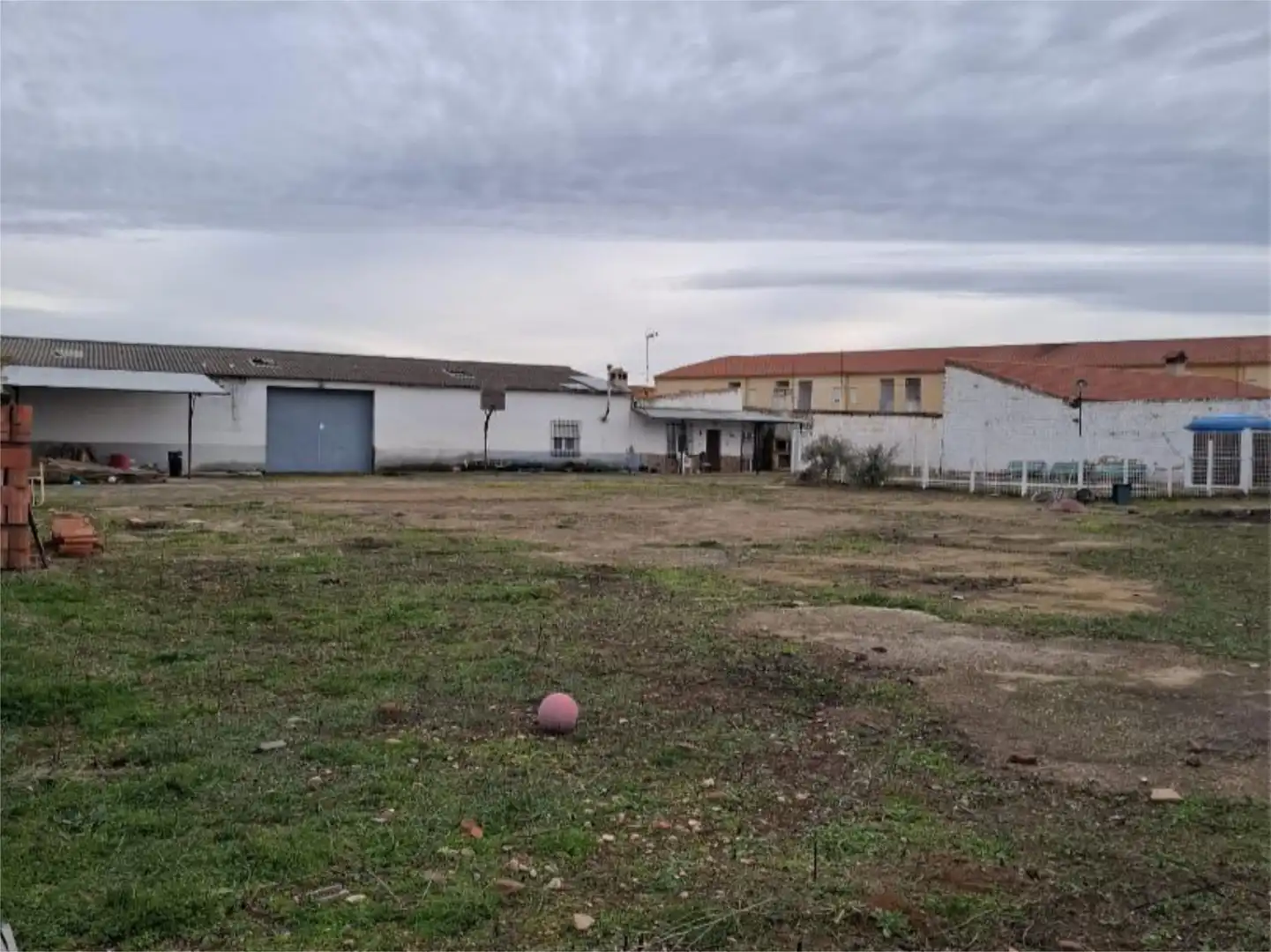 Casa o chalet en venta en Camino de la Capitana, 7, Calzada de Calatrava Casa o chalet en venta en Calzada de Calatrava con Jardín privado, Terraza y Piscina
