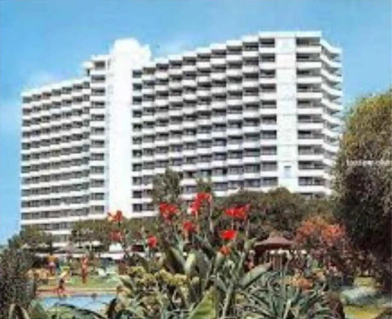 Apartament en venda a La Colina Vista exterior de Apartament en venda en Torremolinos amb Piscina