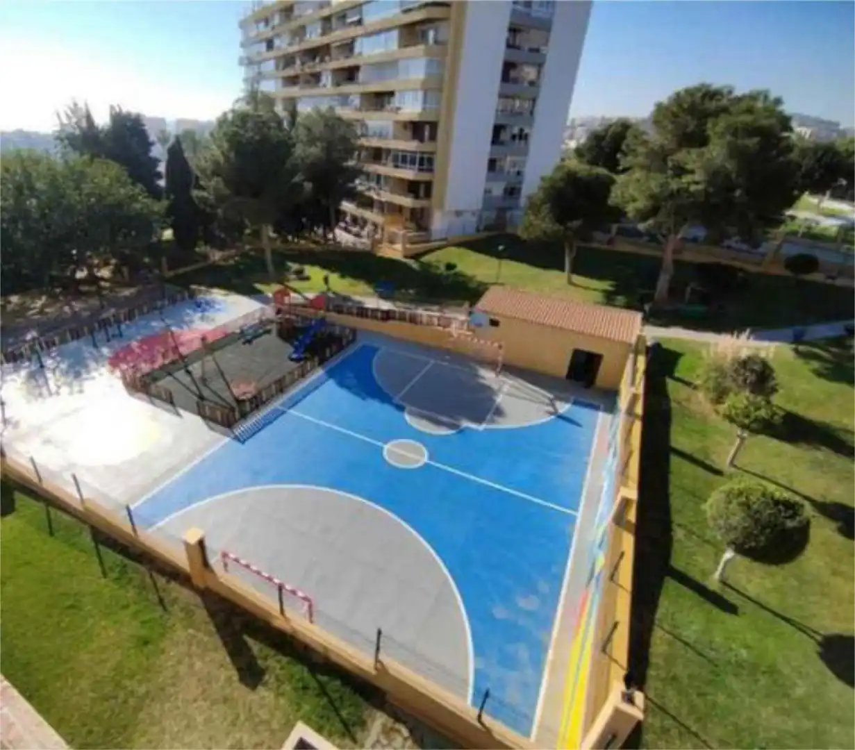 Apartament en venda a La Colina Vista exterior de Apartament en venda en Torremolinos amb Piscina