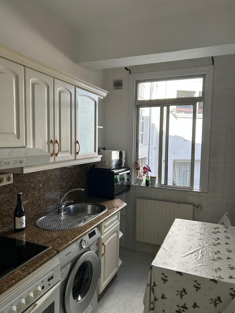 Flat to rent in Rúa Ángel Senra, 22, Os Mallos Kitchen of Flat to rent in A Coruña Capital with Heating, Washing machine and Microwave