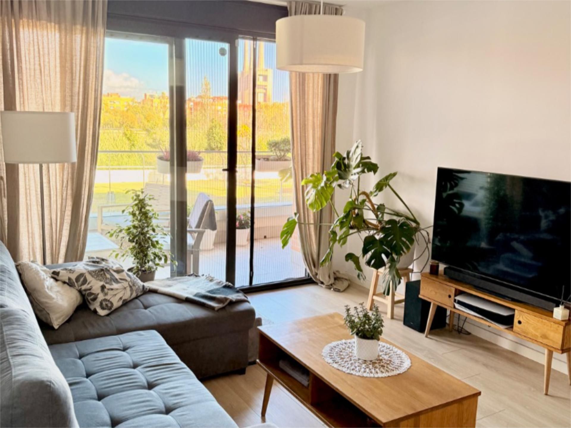 Flat for sale in Passeig Antonio Machado, 47, La Catalana Living room of Flat for sale in Sant Adrià de Besòs  with Air Conditioner and Terrace