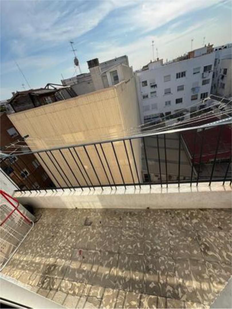 Terraza de Estudio en venta en Paterna con Calefacción, Terraza y Amueblado