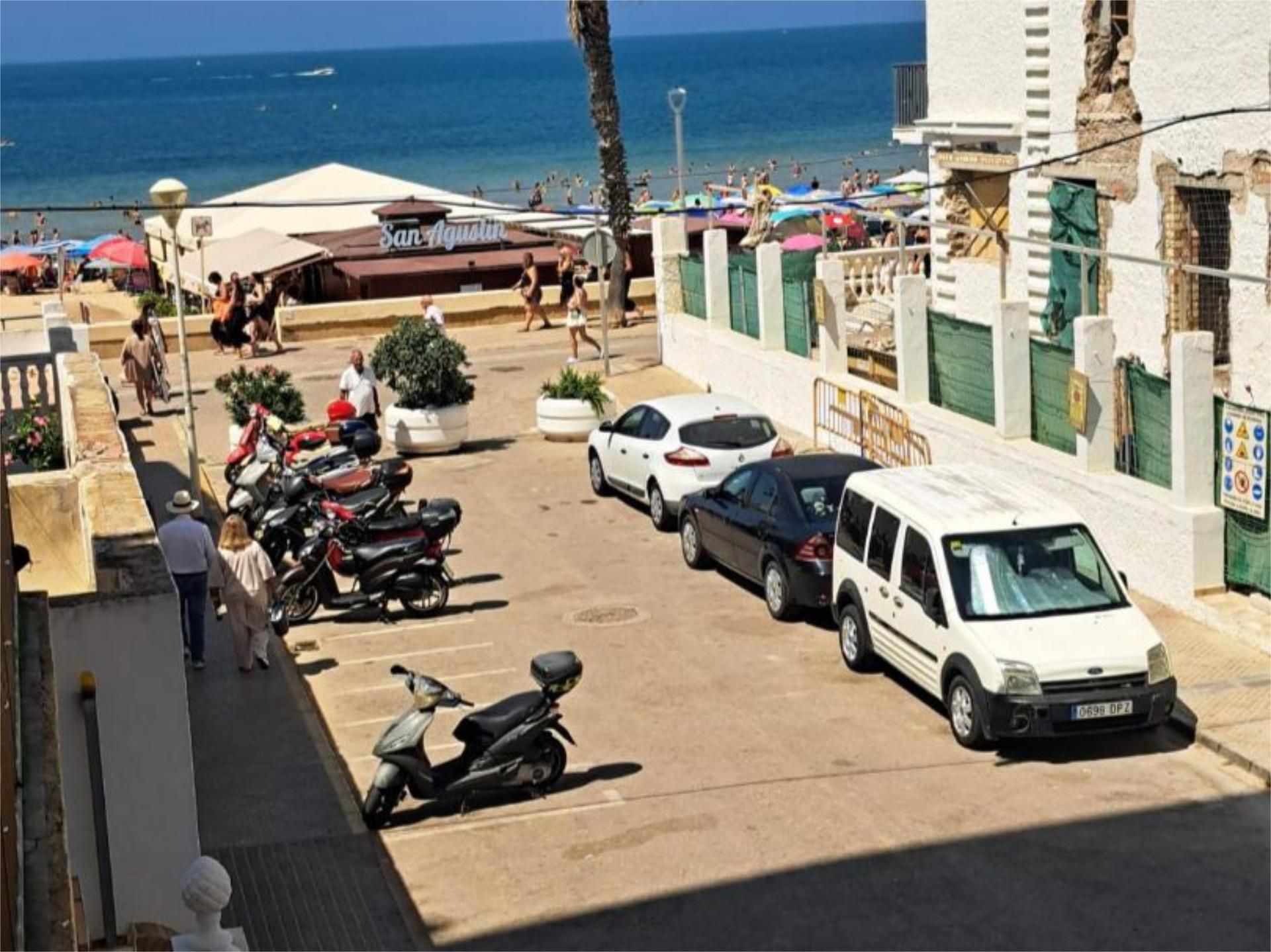 Flat for sale in Calle Jazmín, 28, Playa de la Regla Parking of Flat for sale in Chipiona with Terrace