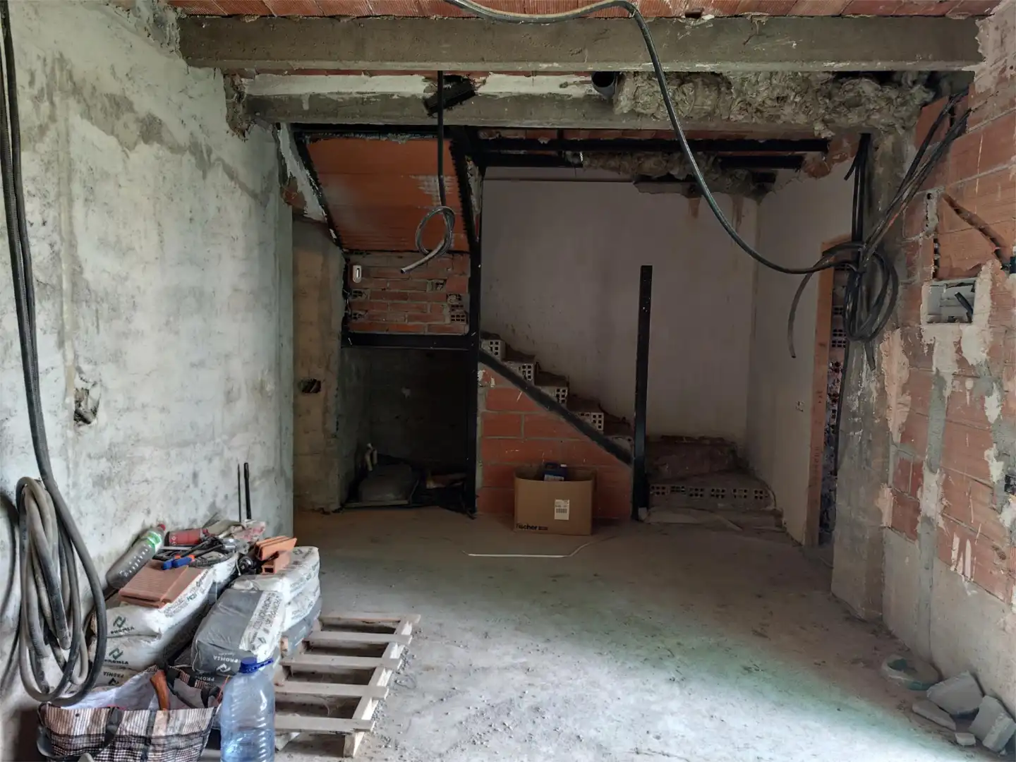 Einfamilien-Reihenhaus zum Verkauf in Plaça Major, 8, Roda de Ter Einfamilien-Reihenhaus zum Verkauf in Plaça Major, 8, Roda de Ter
