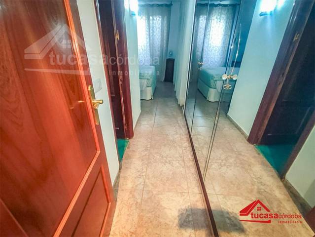 Piso en Venta en Avenida de los Almogávares, 23 en Ollerías - San Cayetano