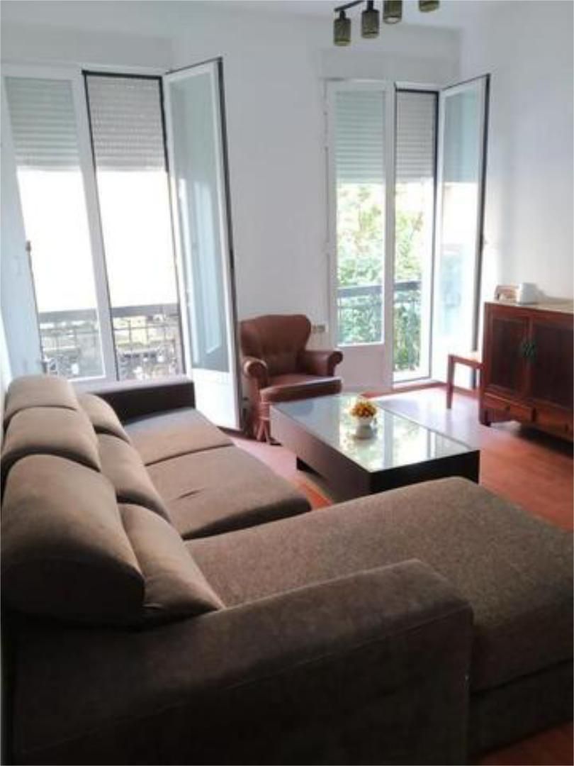 Pis de lloguer a Legazpi Sala d'estar de Pis de lloguer en Madrid Capital amb Calefacció, Terrassa i Moblat