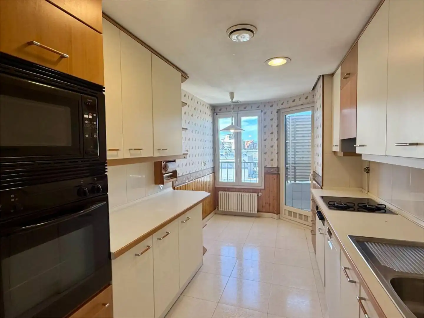 Piso en venta en Calle de Yerma, 8, Costillares Cocina de Piso en venta en Madrid con Aire acondicionado, Calefacción y Parquet
