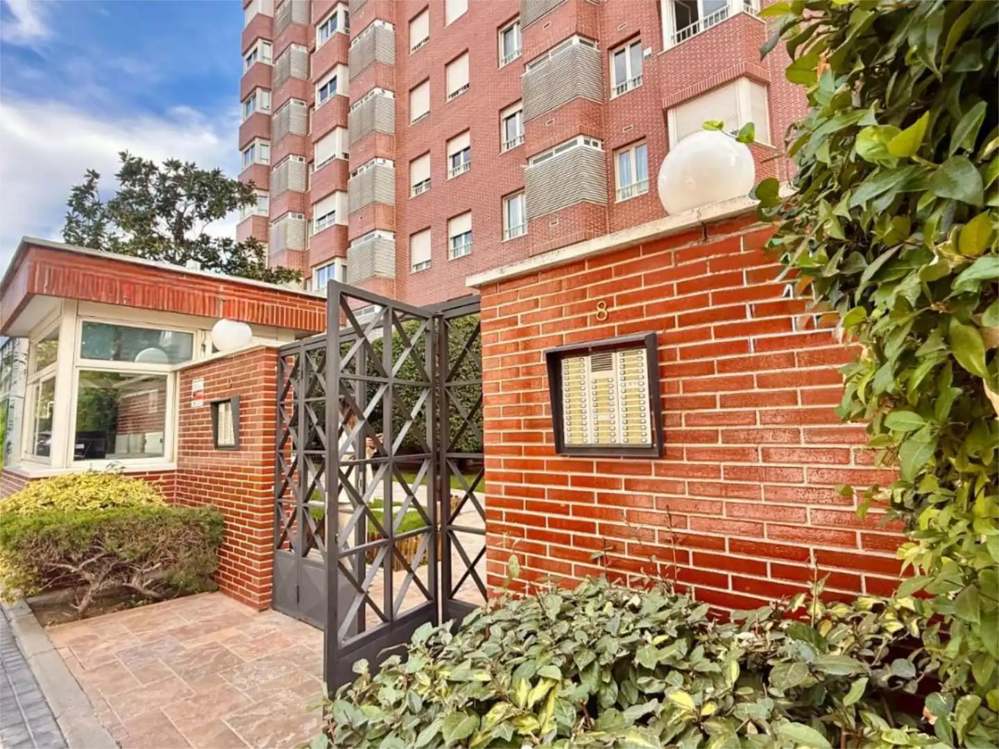 Piso en venta en Calle de Yerma, 8, Costillares Vista exterior de Piso en venta en Madrid con Aire acondicionado, Calefacción y Parquet