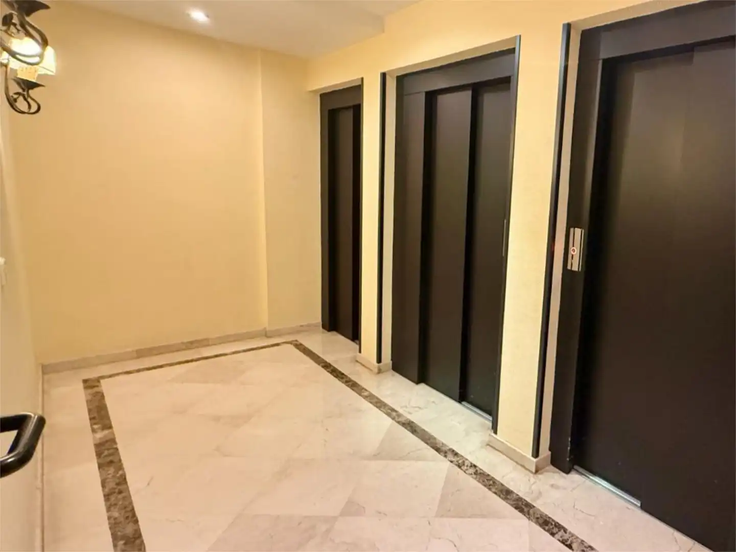 Piso en venta en Calle de Yerma, 8, Costillares Piso en venta en Madrid con Aire acondicionado, Calefacción y Parquet