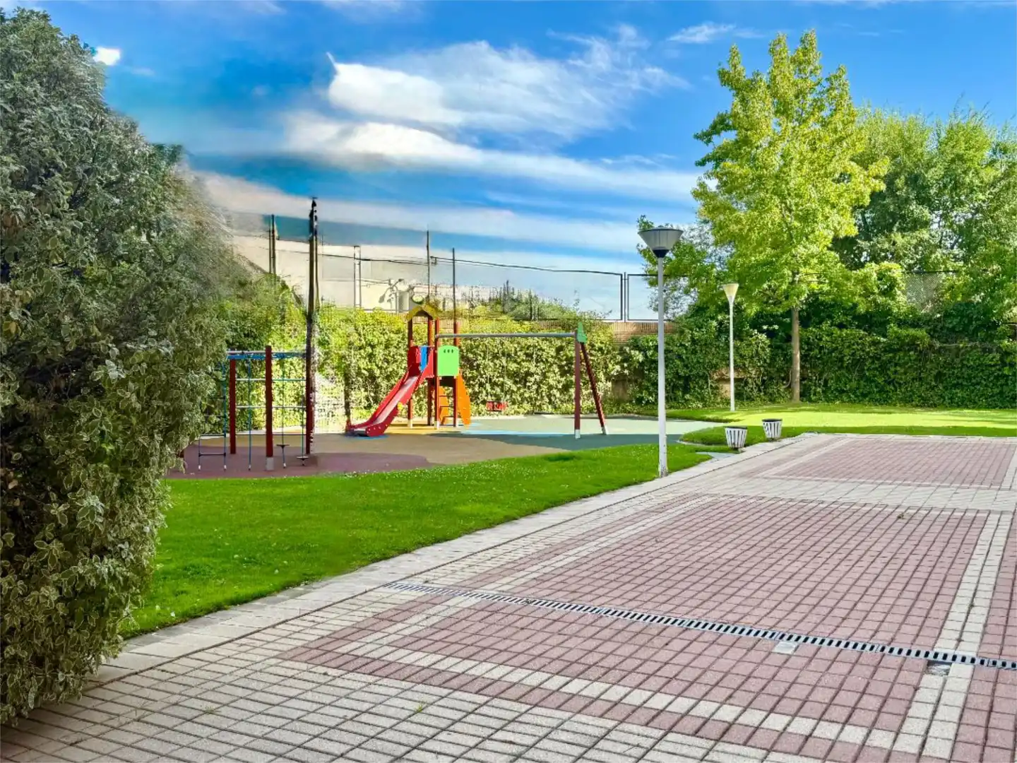 Piso en venta en Calle de Yerma, 8, Costillares Vista exterior de Piso en venta en Madrid con Aire acondicionado, Calefacción y Parquet